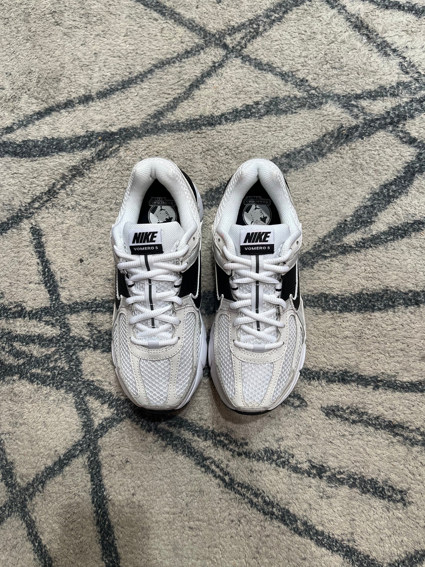 Nike Vomero 5 Black White
