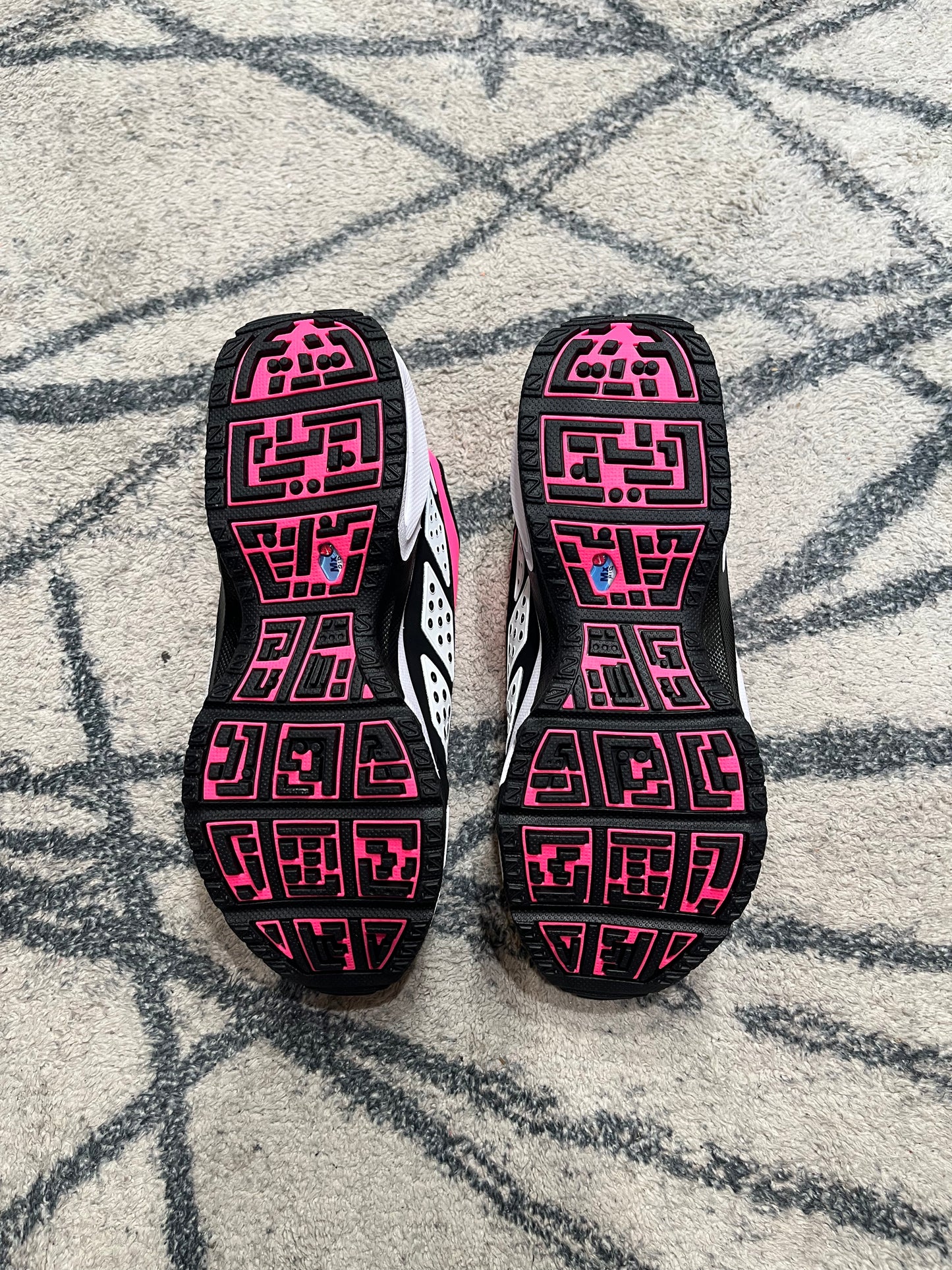 Nike Air Max SNDR Hyper Pink