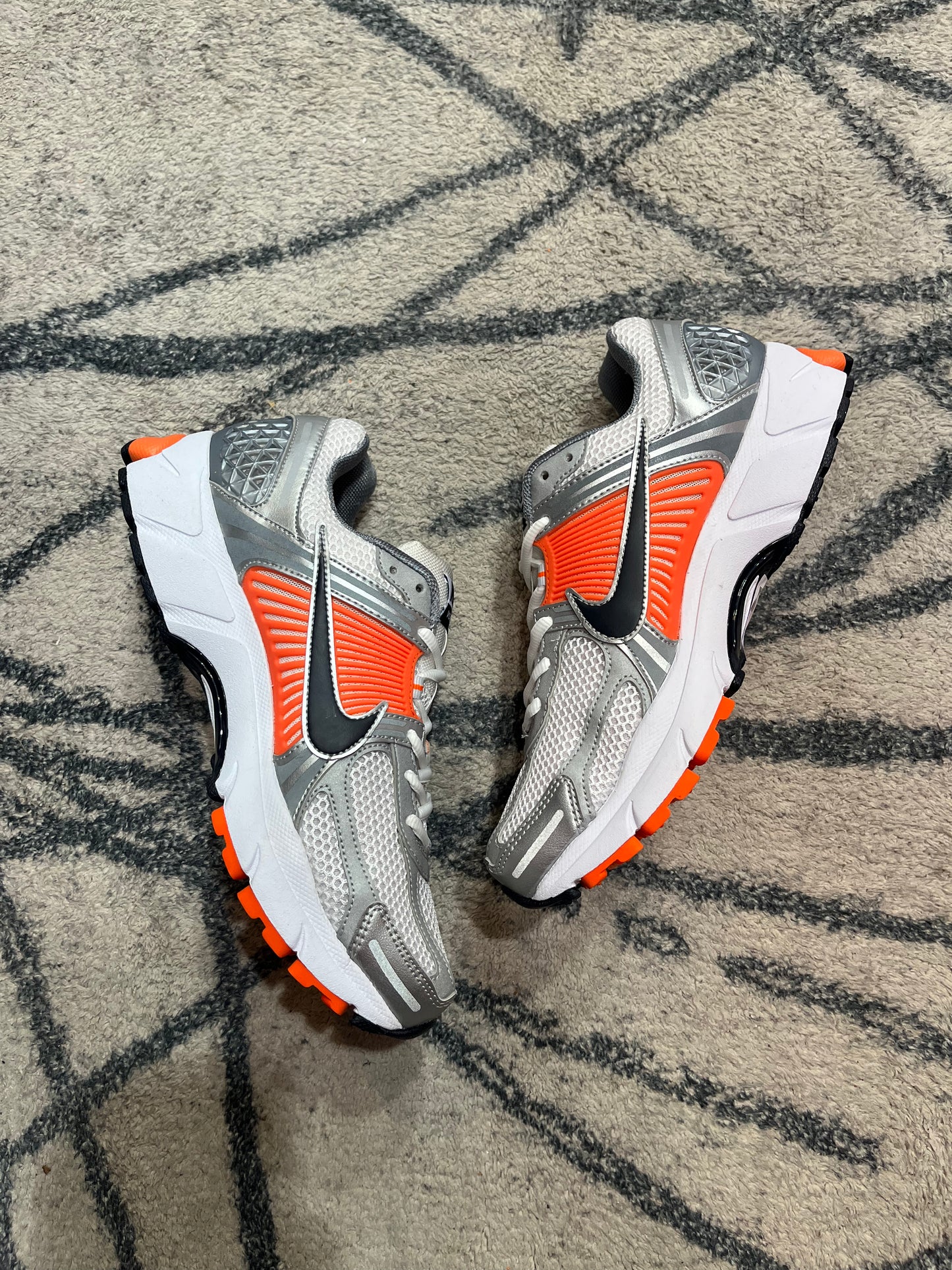 Nike Vomero 5 Fluffy Dark Obsidian Orange
