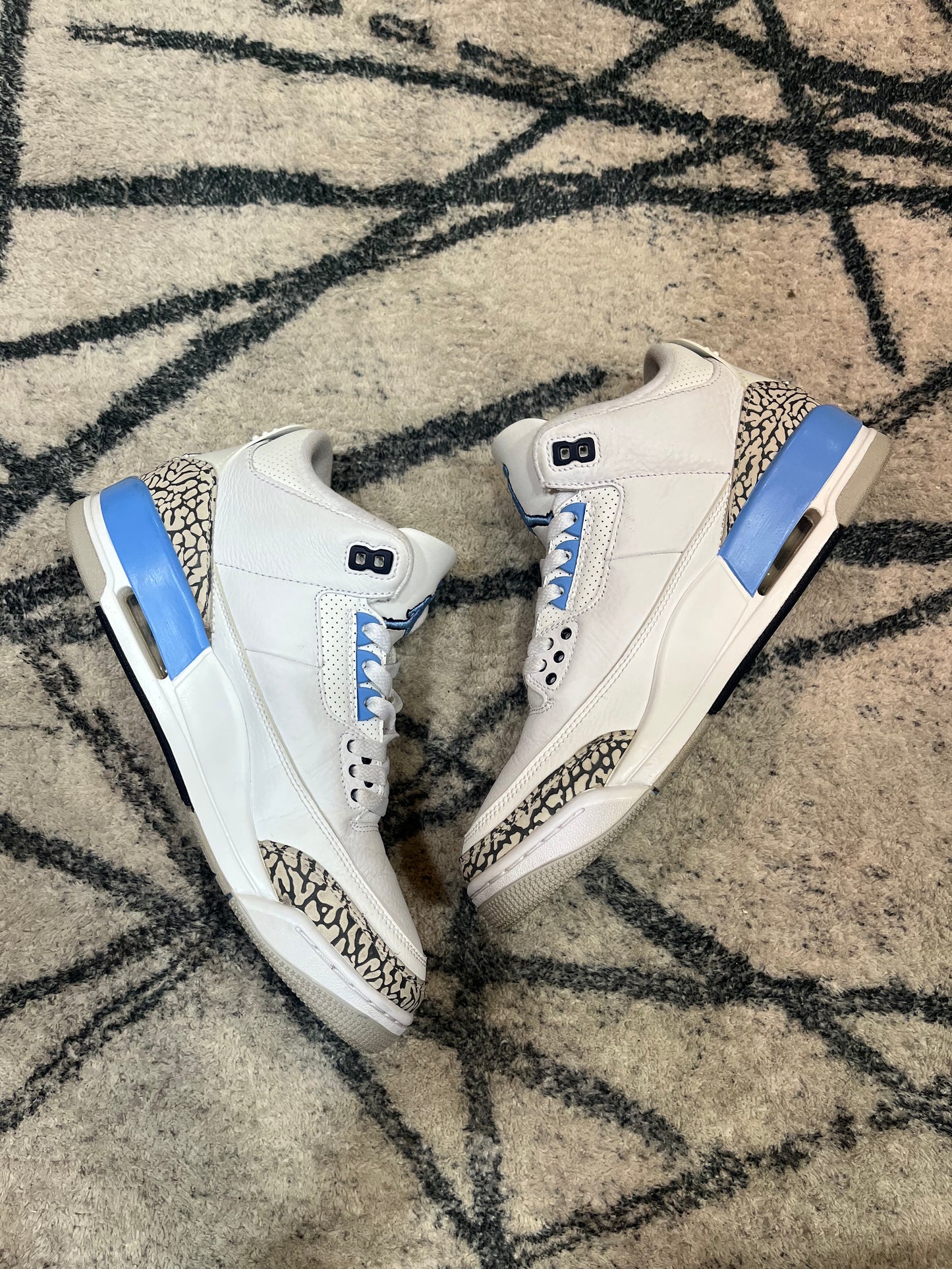 Air Jordan 3 Retro UNC
