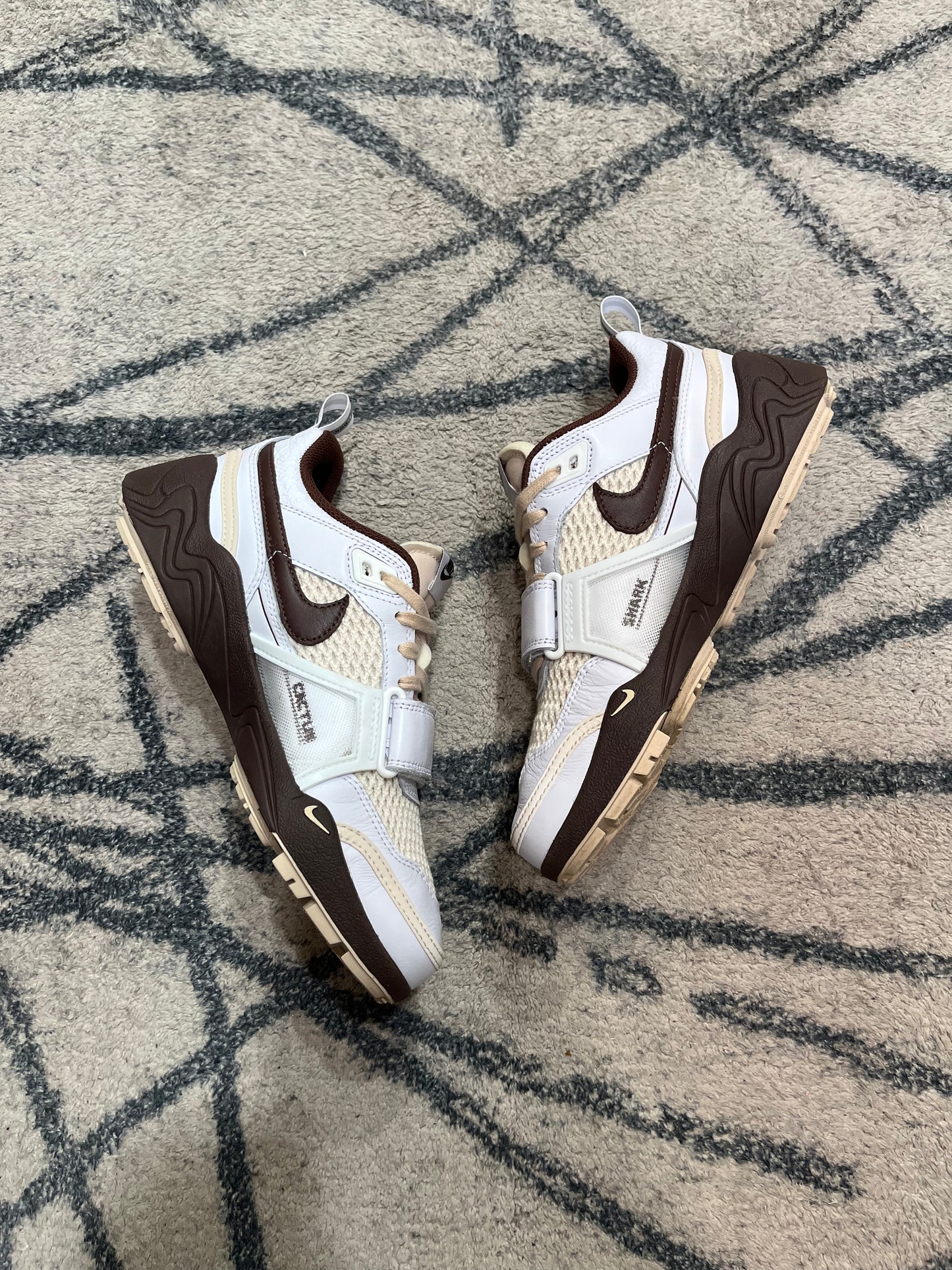 Nike Travis Zoom Field Chocolate Brown