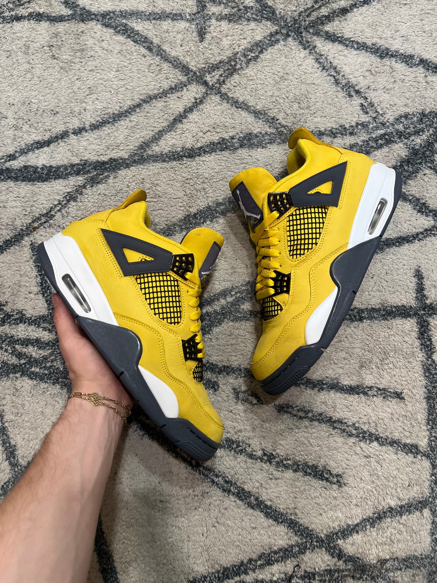 Air Jordan 4 Lightning