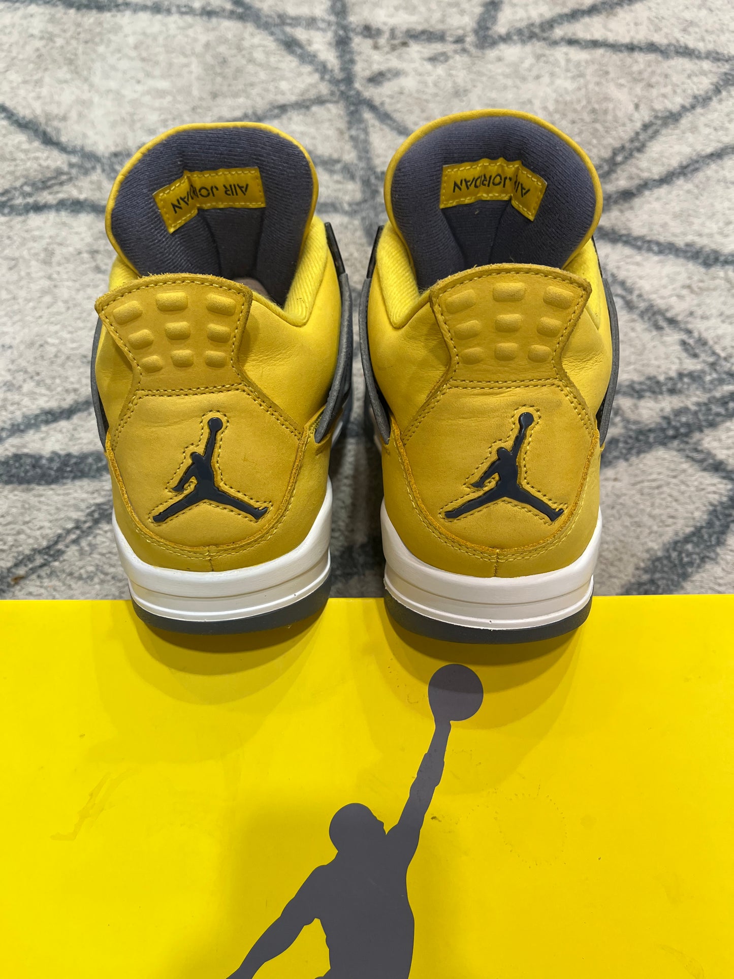 Air Jordan 4 Lightning