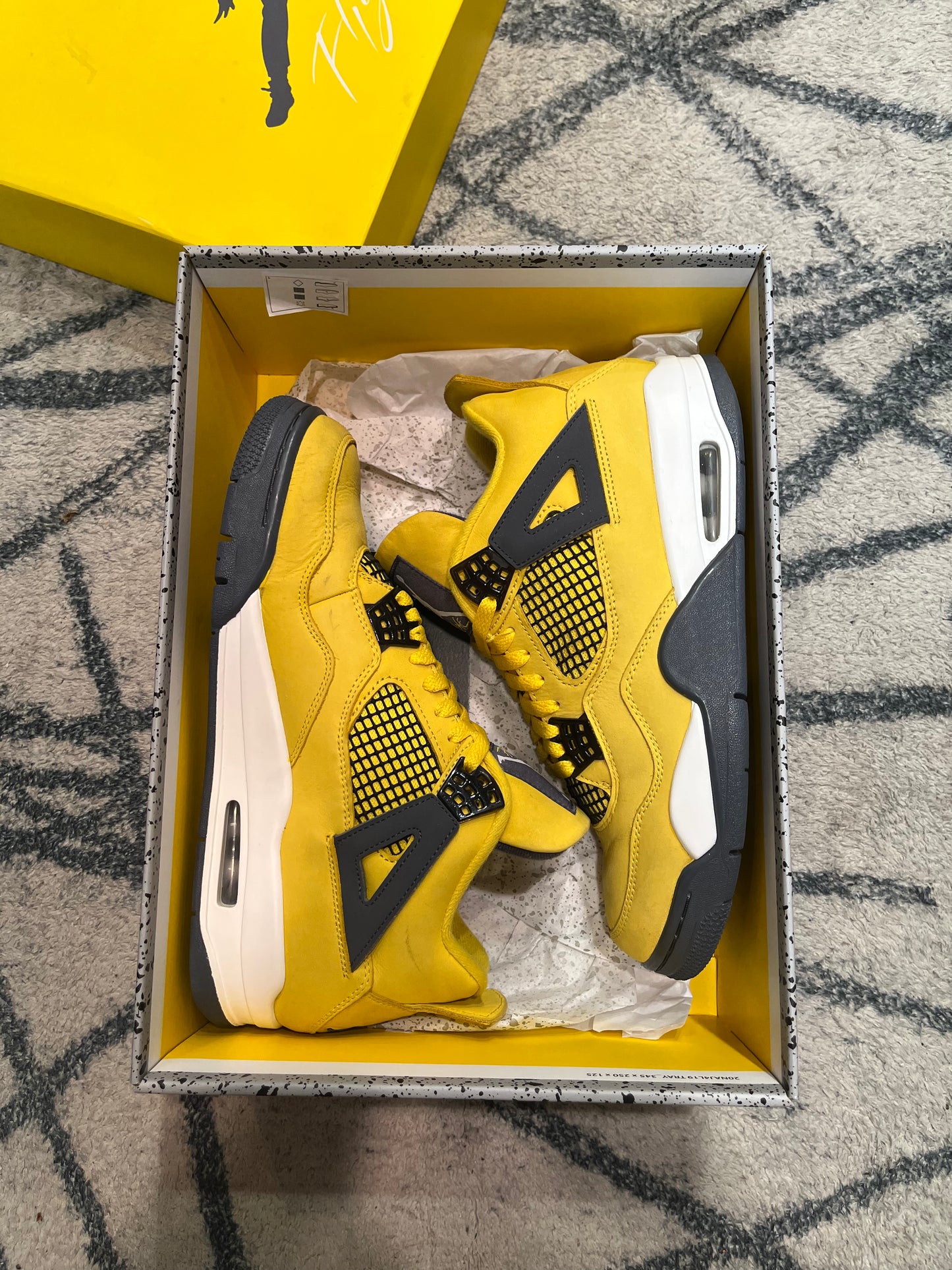 Air Jordan 4 Lightning