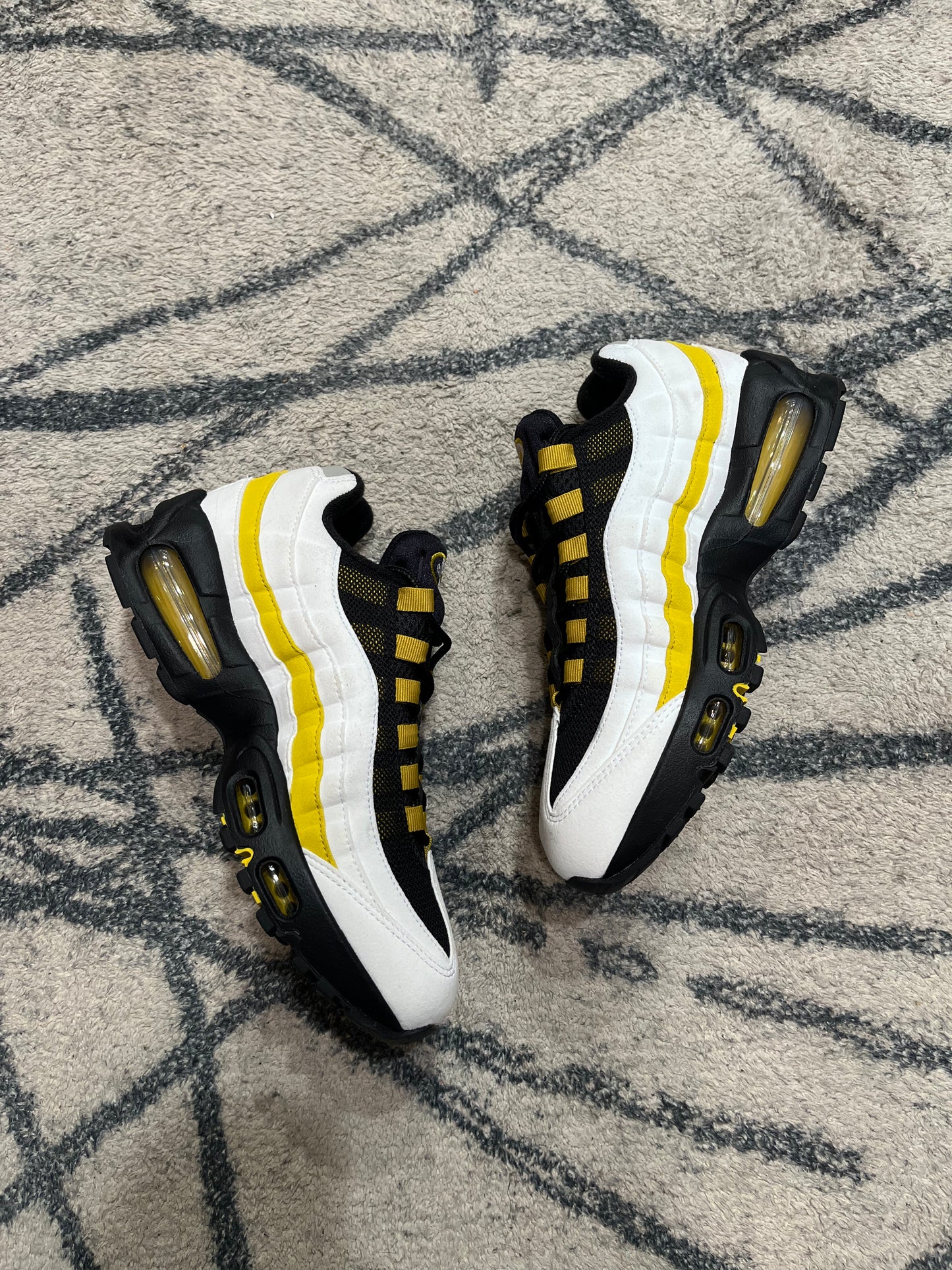 Nike Air Max 95 OG White Safran Quartz Noir