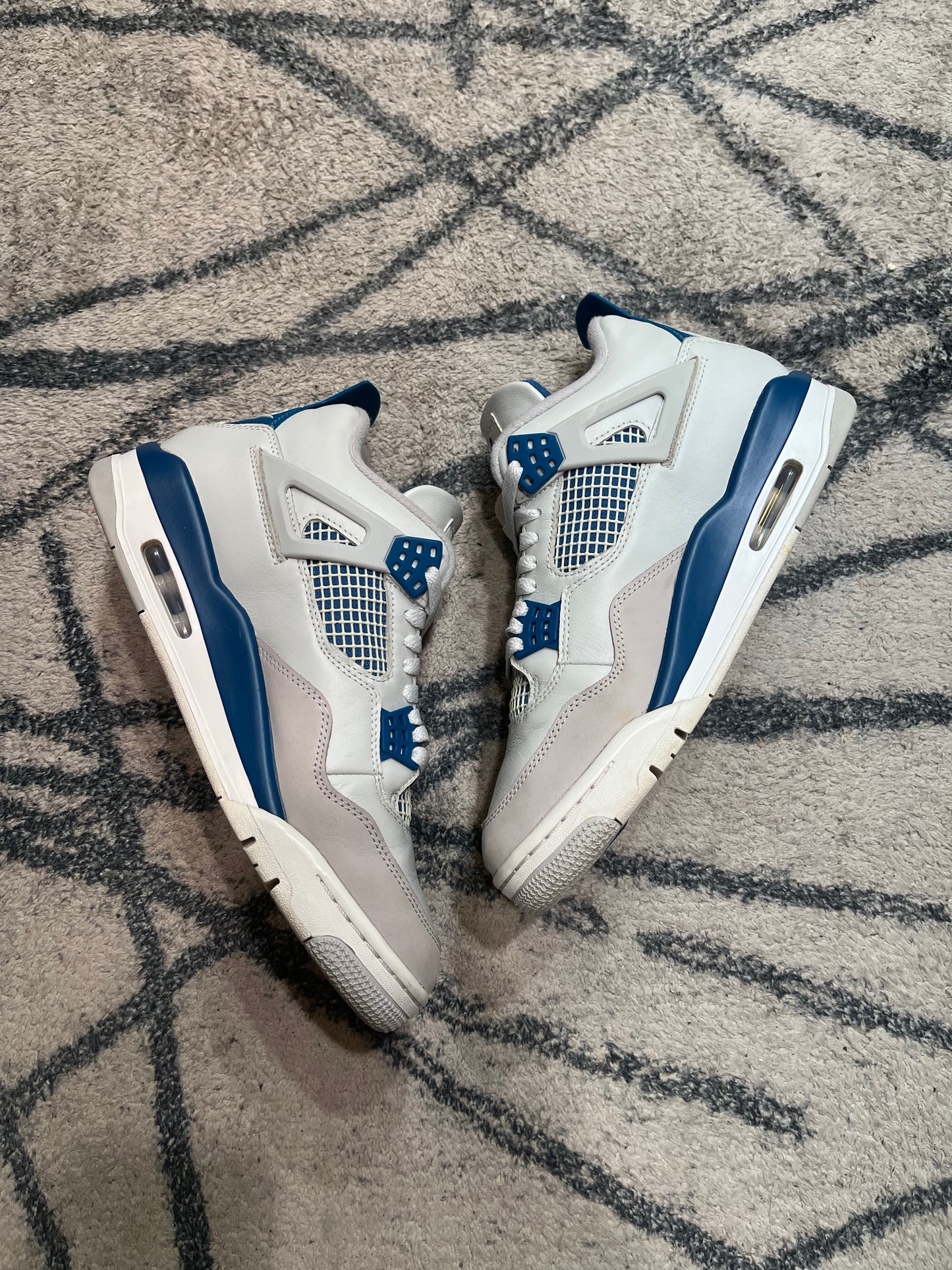 Air Jordan 4 Military Blue