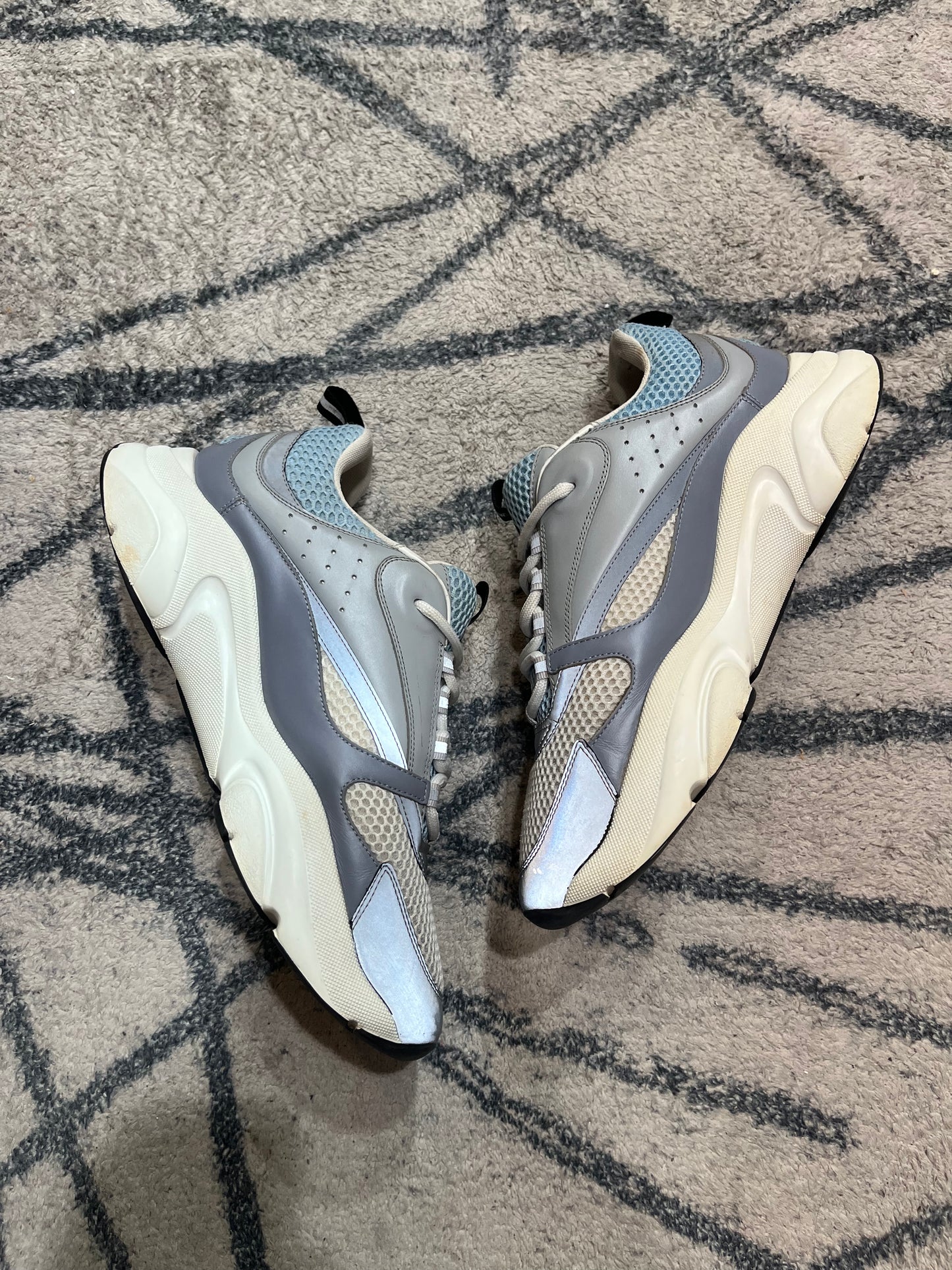 Dior B22 White Blue