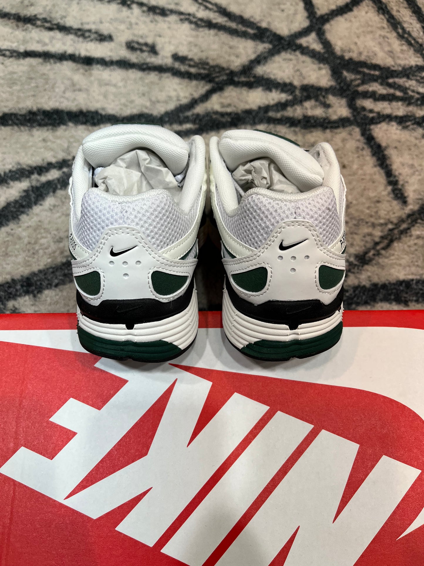 Nike P-6000 Pine Green