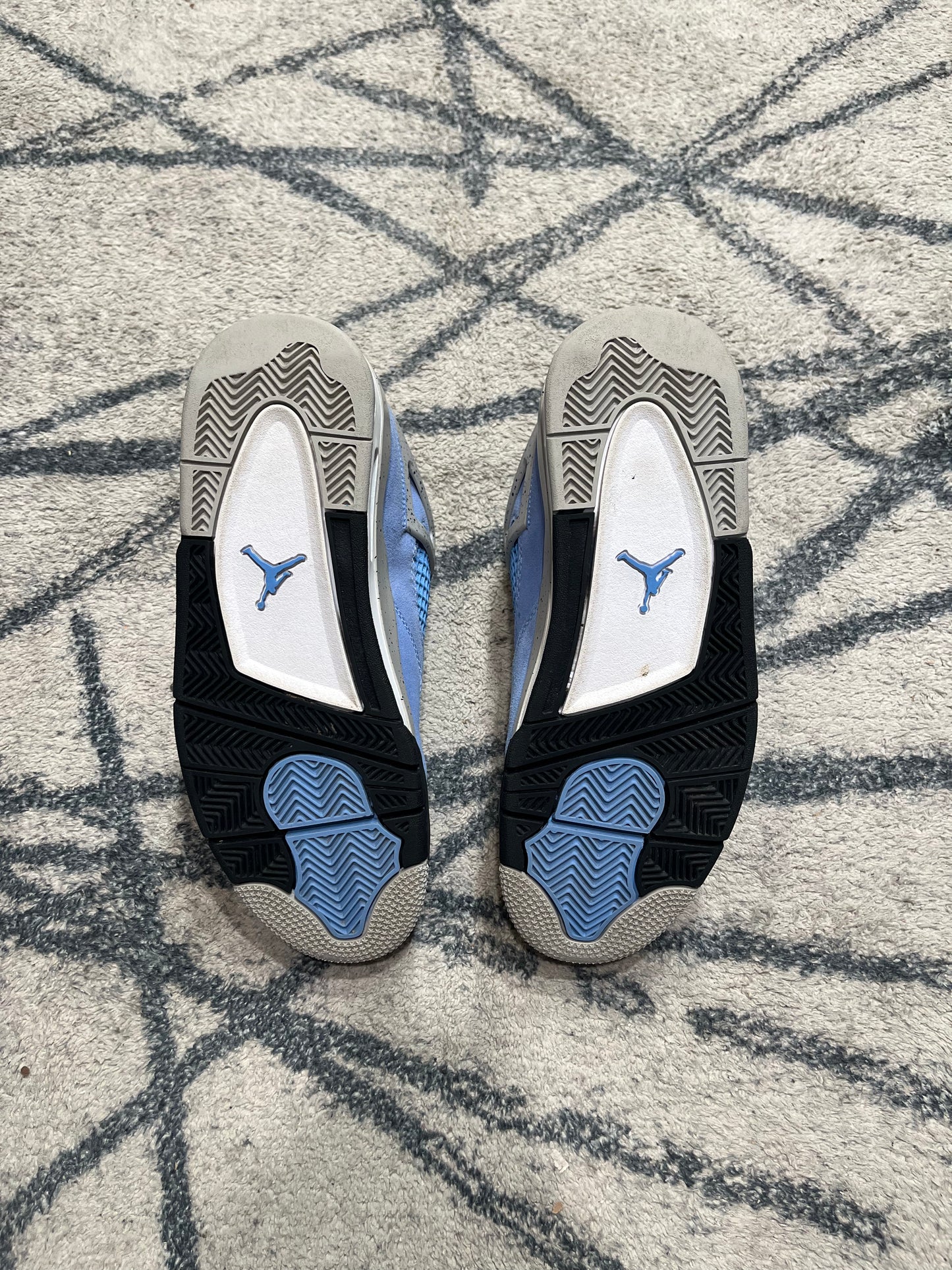 Air Jordan 4 University Blue