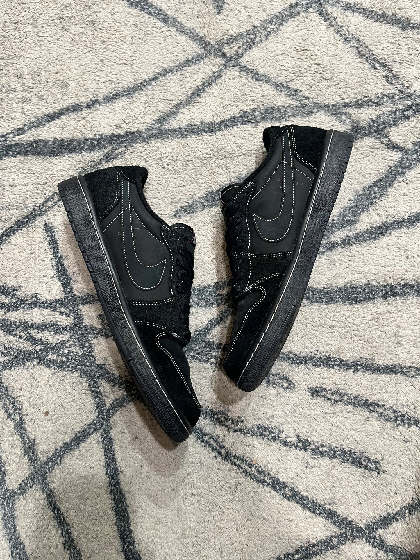 Air Jordan 1 Travis Scott Phantom