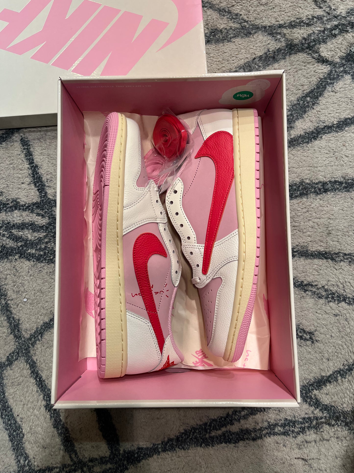 Air Jordan 1 Travis Scott Tropical Pink