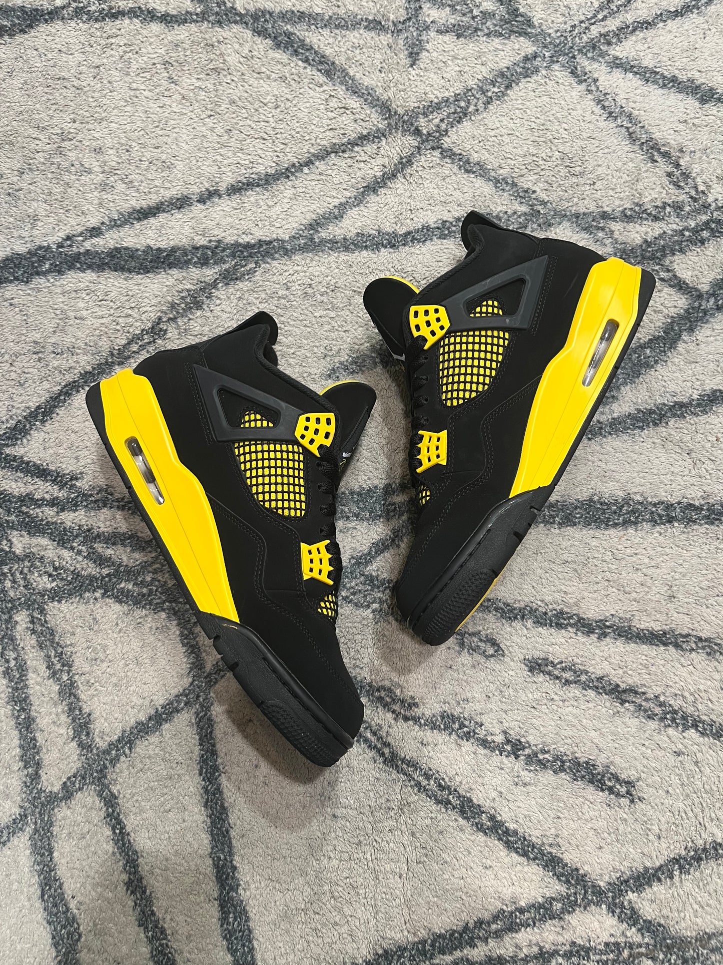 Air Jordan 4 Yellow Thunder