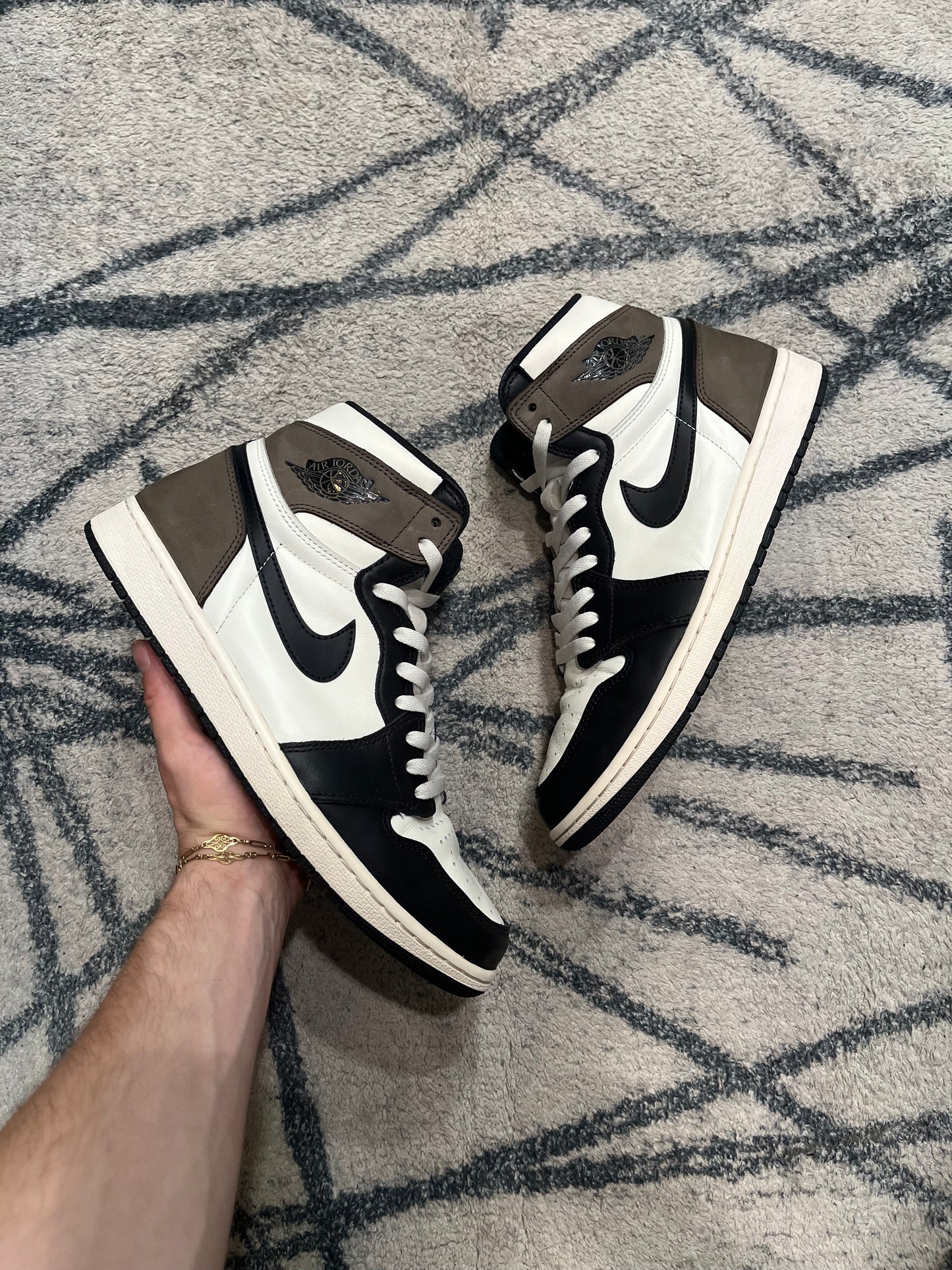 Air Jordan 1 High Mocha