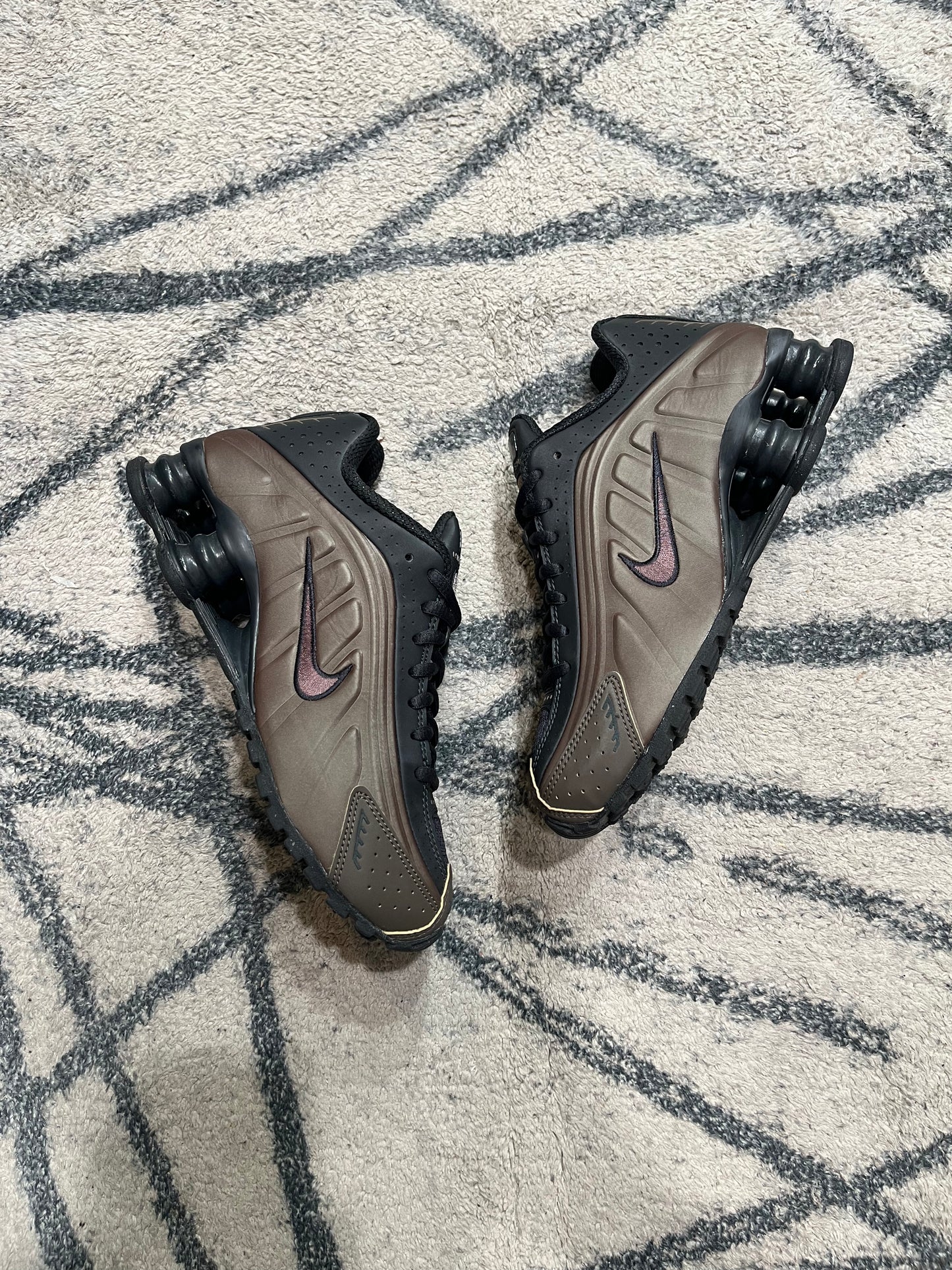 Nike Shox R4 Ironstone
