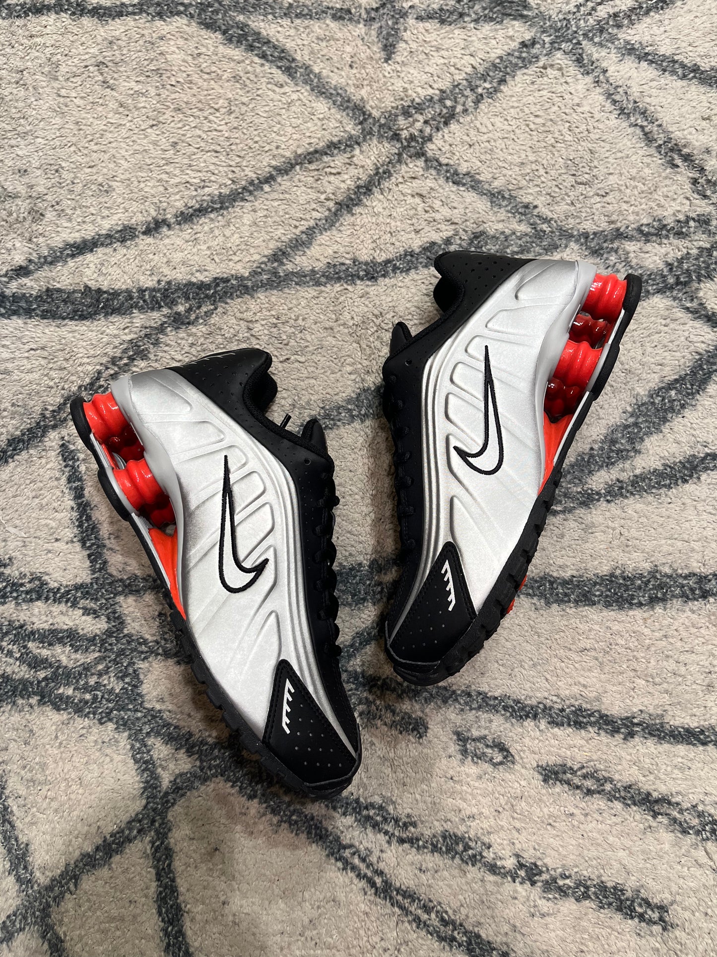 Nike Shox R4 Metallic Silver Picante