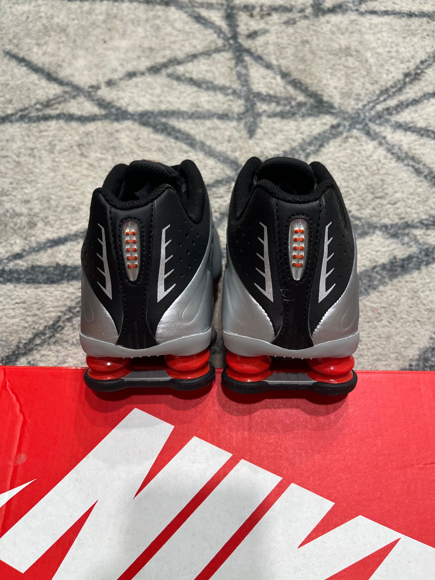 Nike Shox R4 Metallic Silver Picante