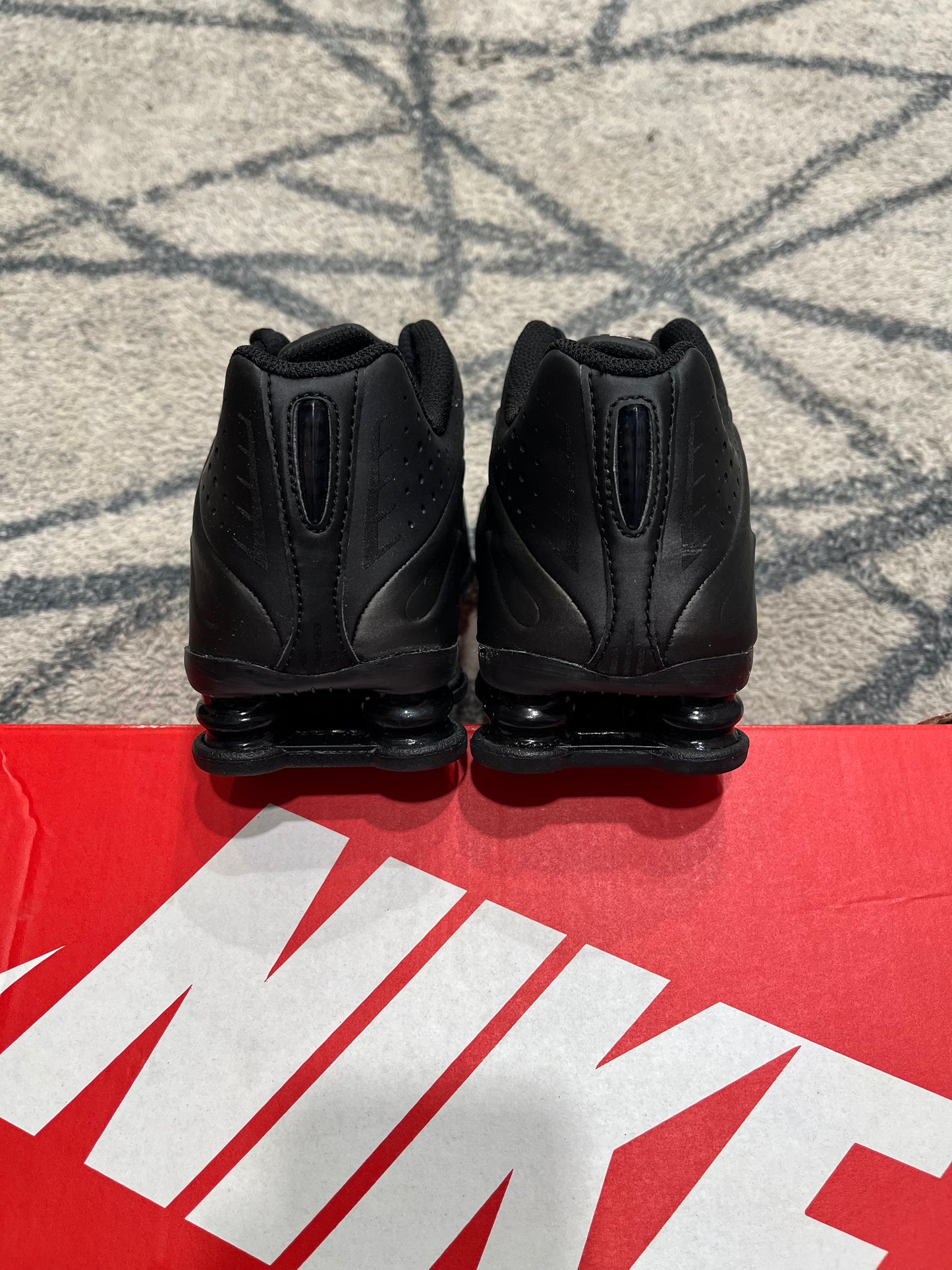 Nike Shox R4 Bright Noir
