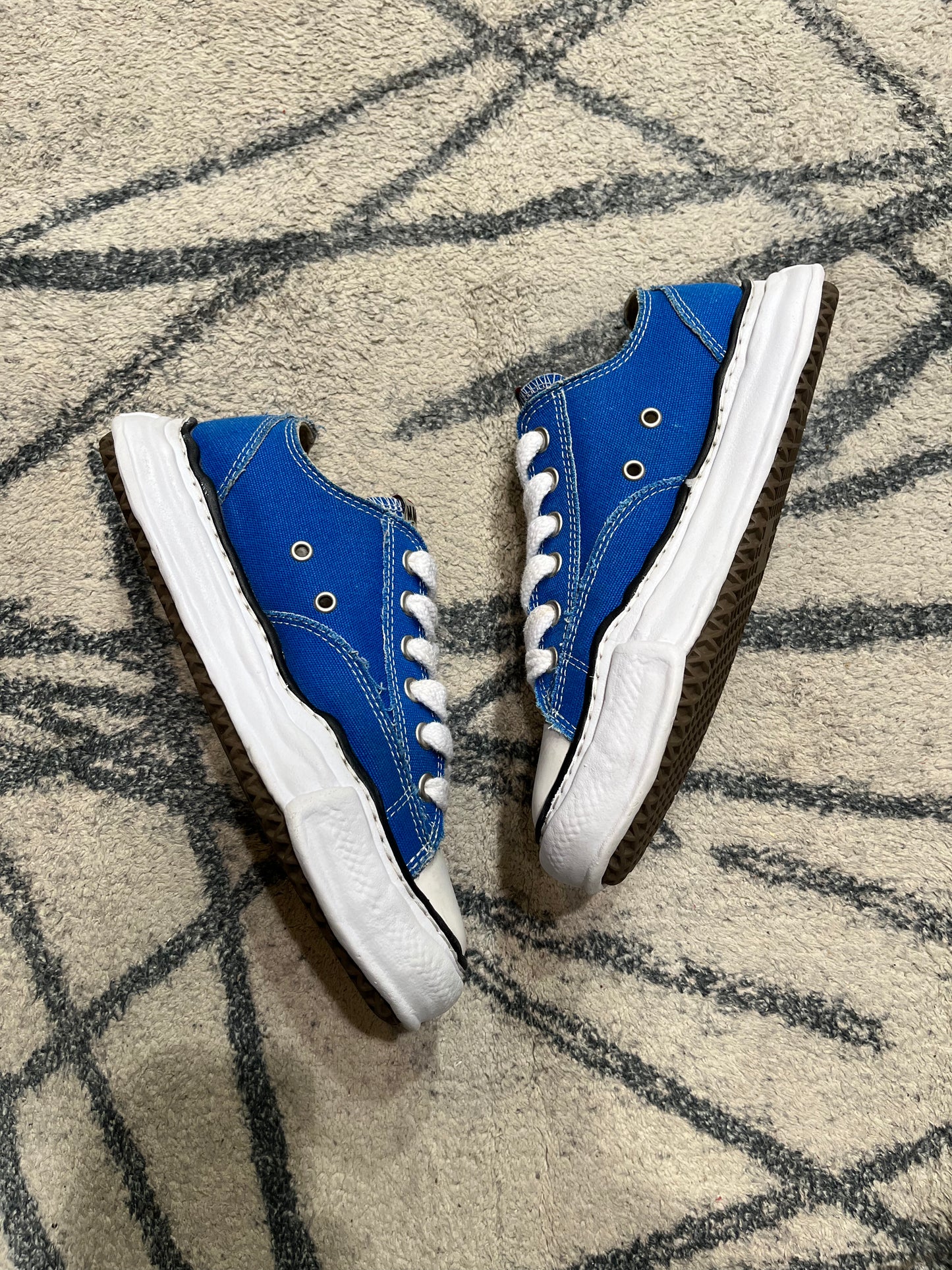 Maison Mihara Yasuhiro Peterson Blue