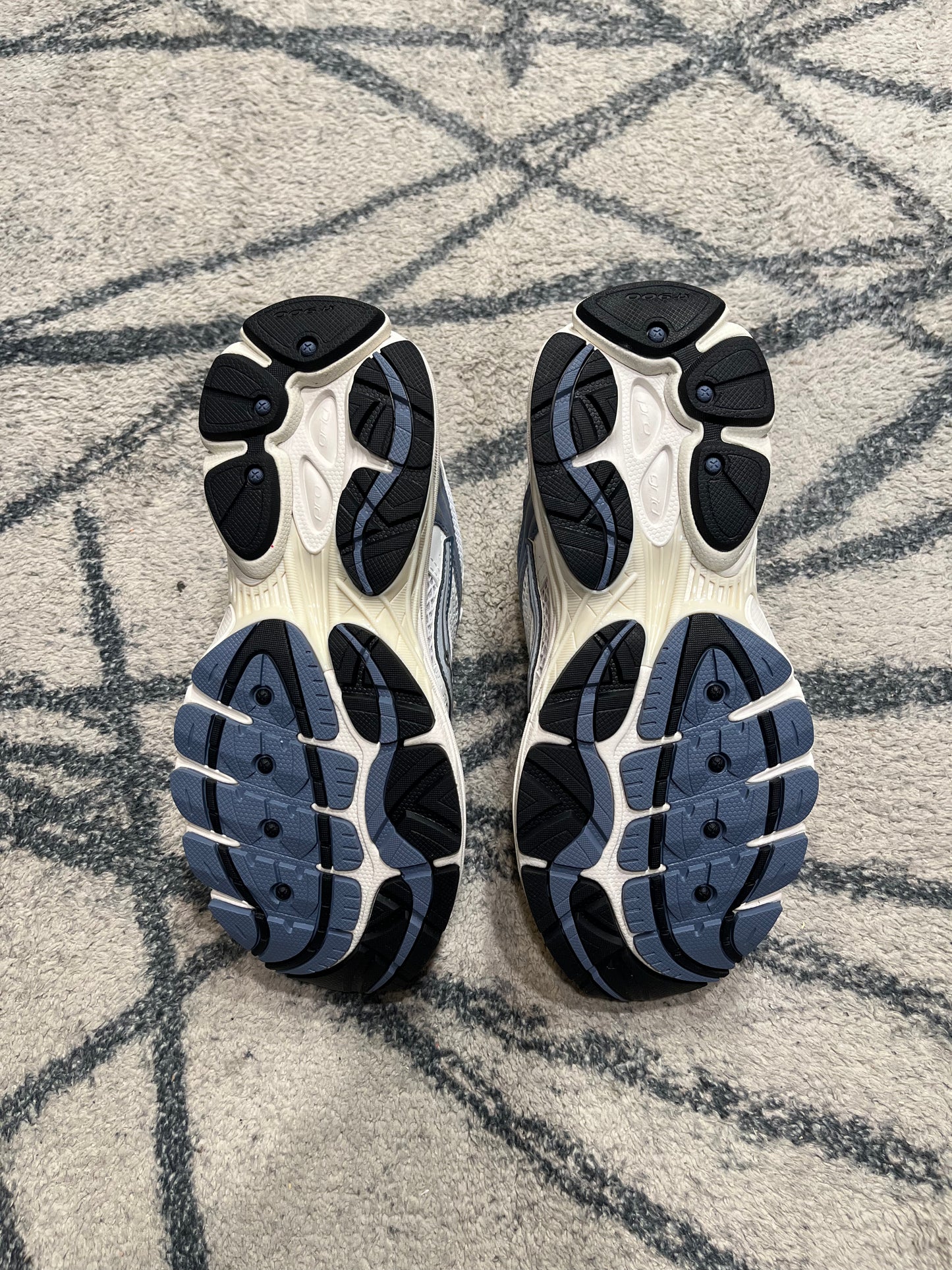 Saucony Omni 9 Ivory Blue