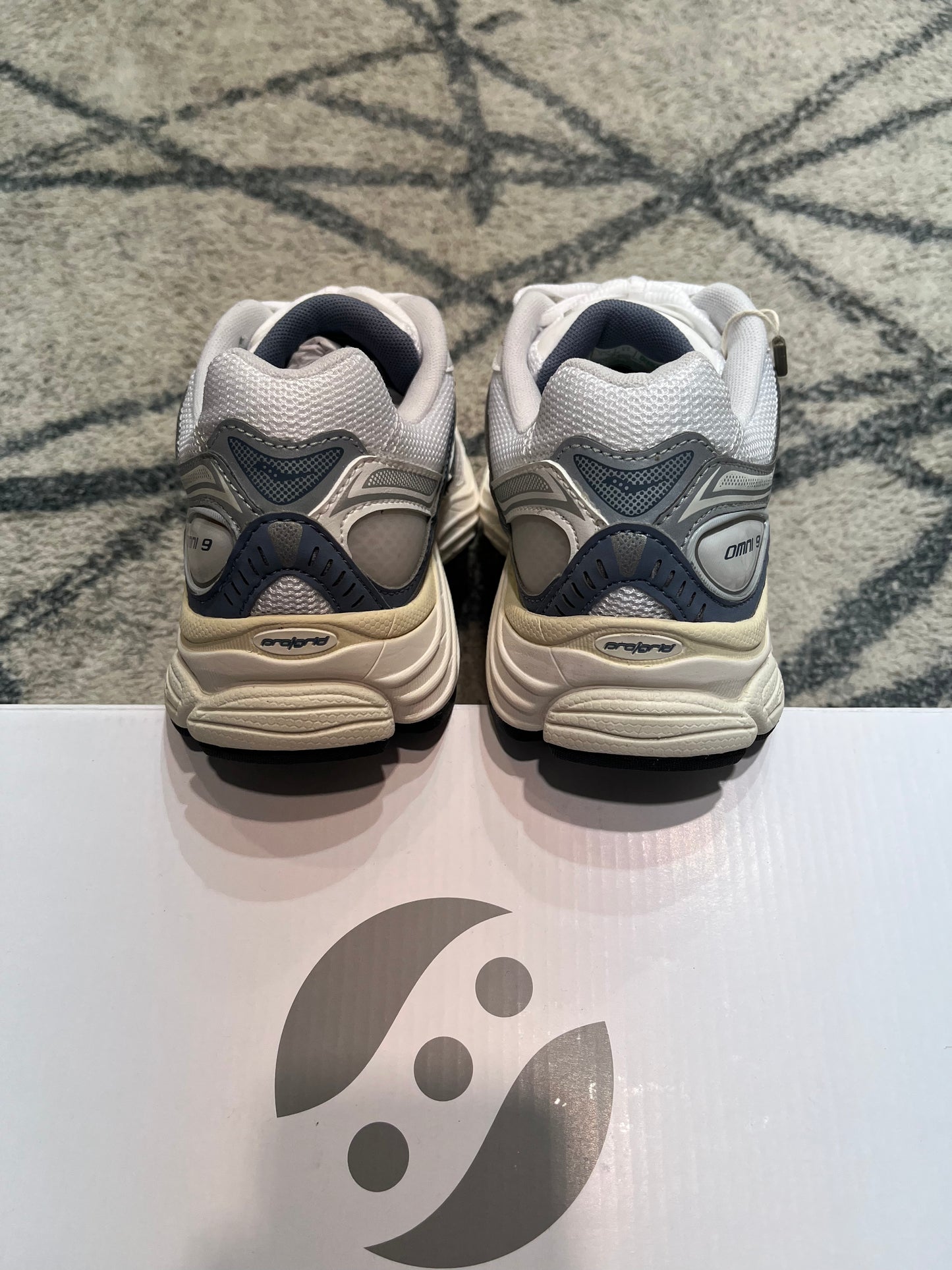 Saucony Omni 9 Ivory Blue