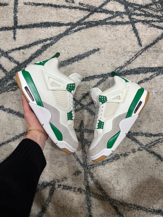 Air Jordan 4 Pine Green
