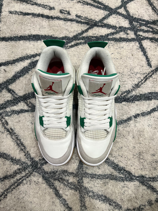 Air Jordan 4 Pine Green