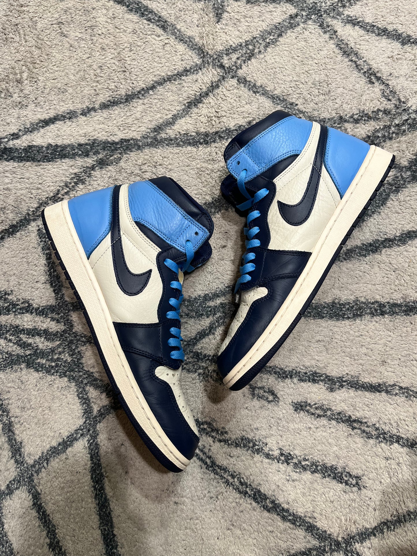 Air Jordan 1 High Obsidian
