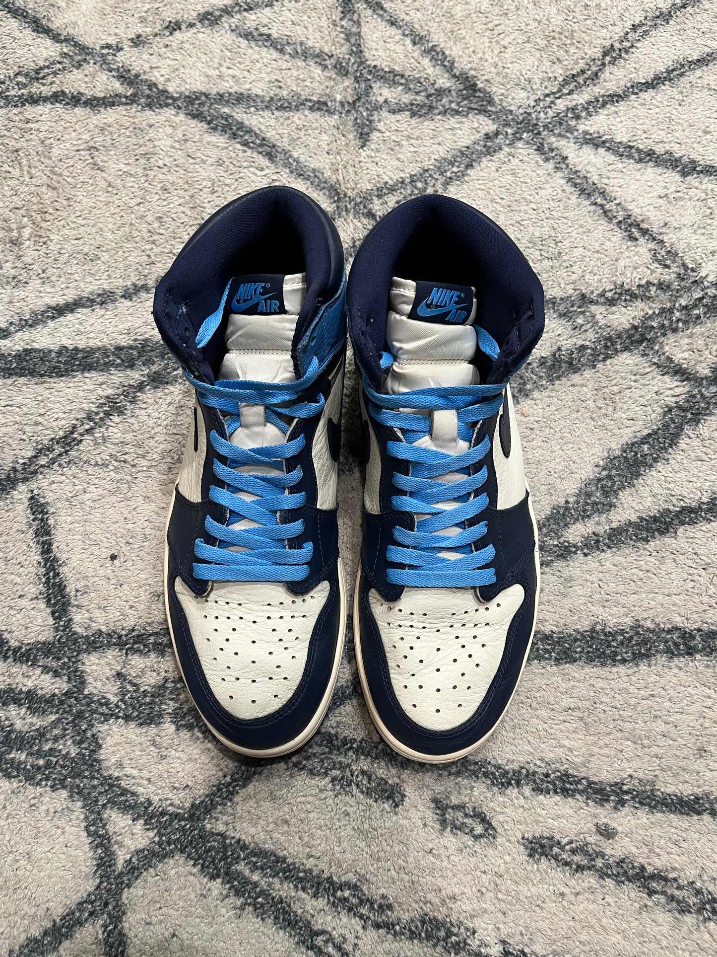 Air Jordan 1 High Obsidian