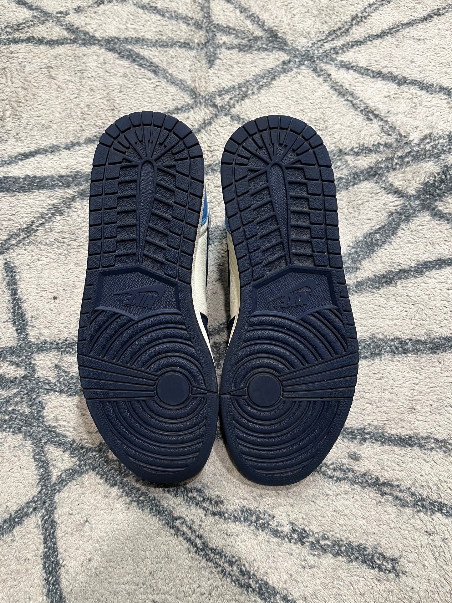 Air Jordan 1 High Obsidian