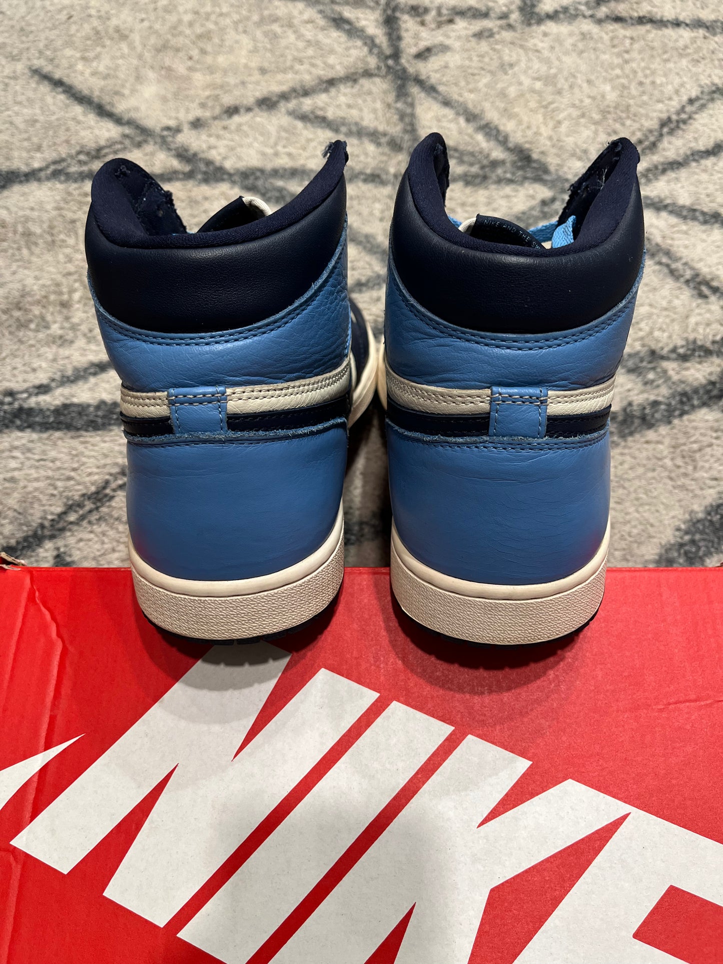 Air Jordan 1 High Obsidian