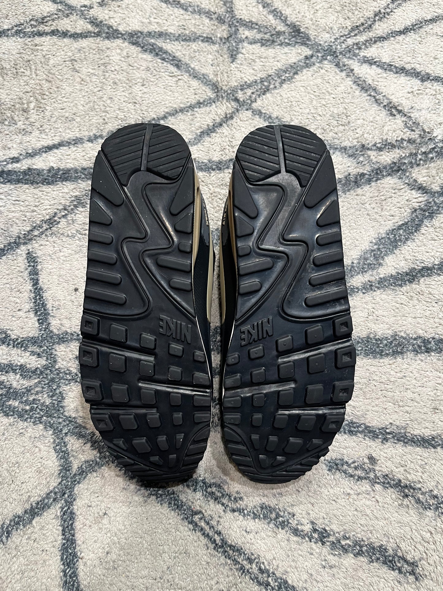 Nike Air Max 90 Drift Dark Smoke Grey