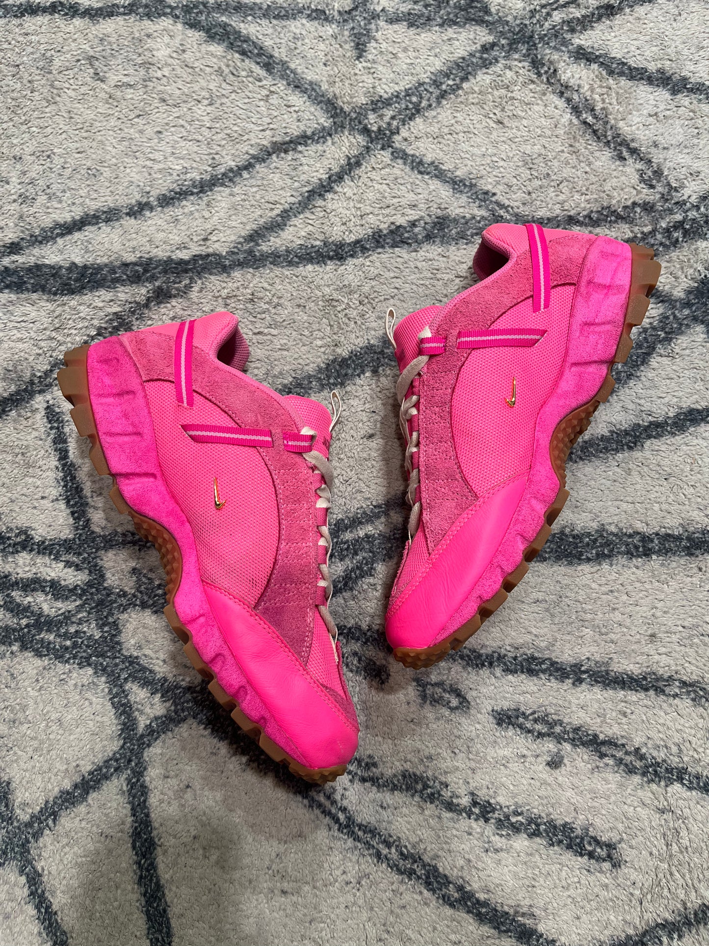 Nike Humara Jacquemus Pink