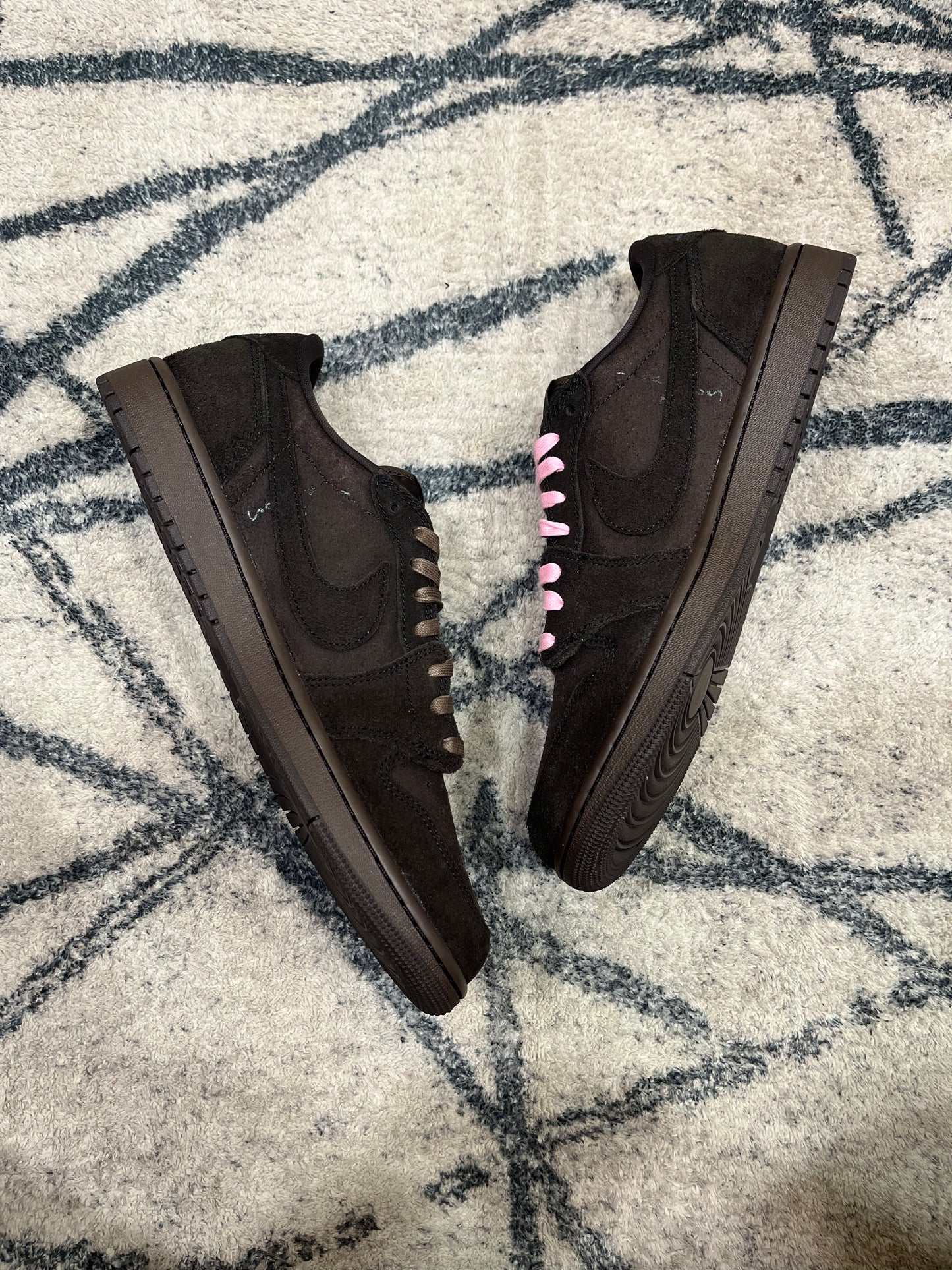 Air Jordan 1 Velvet Brown