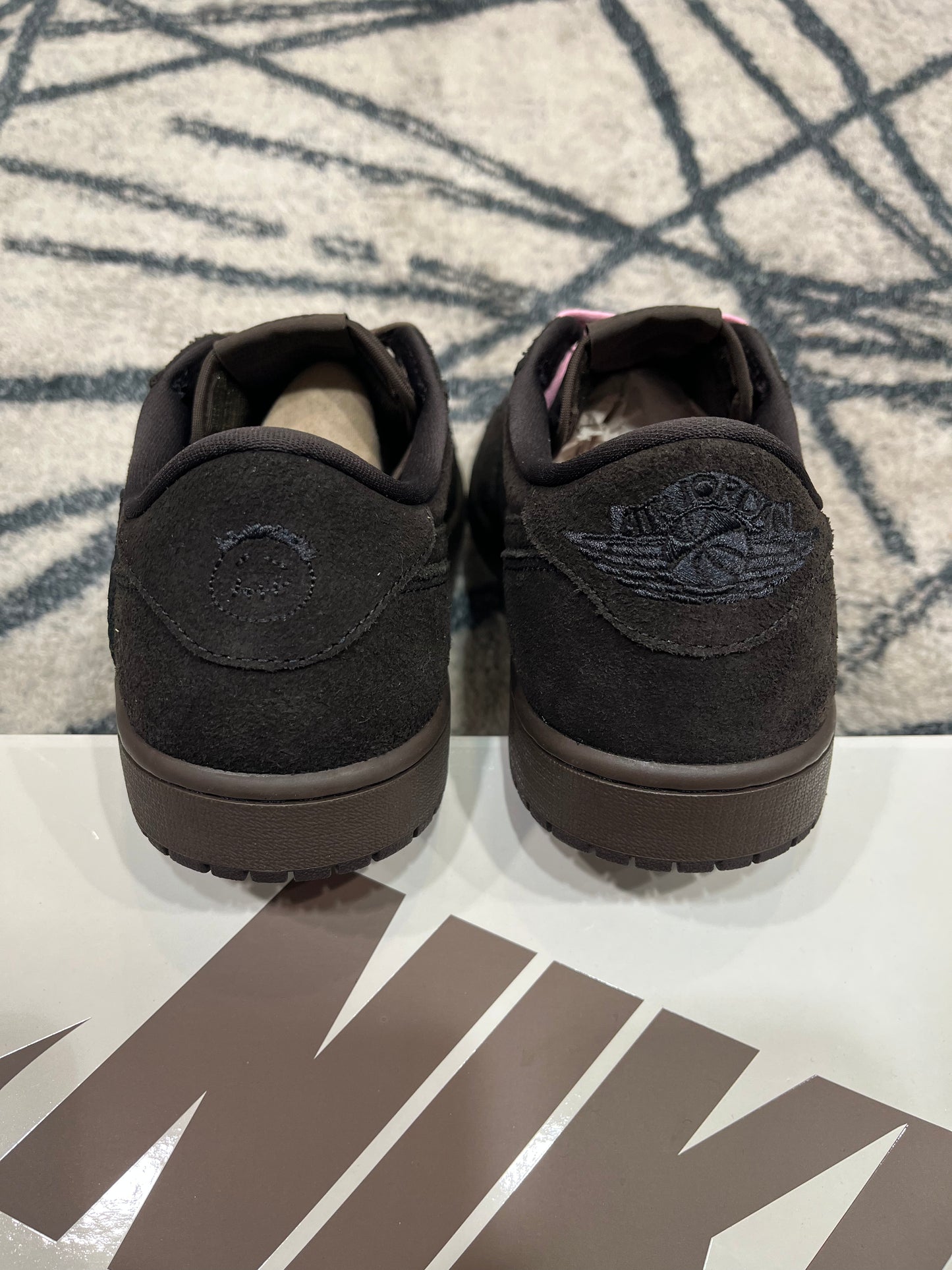 Air Jordan 1 Velvet Brown