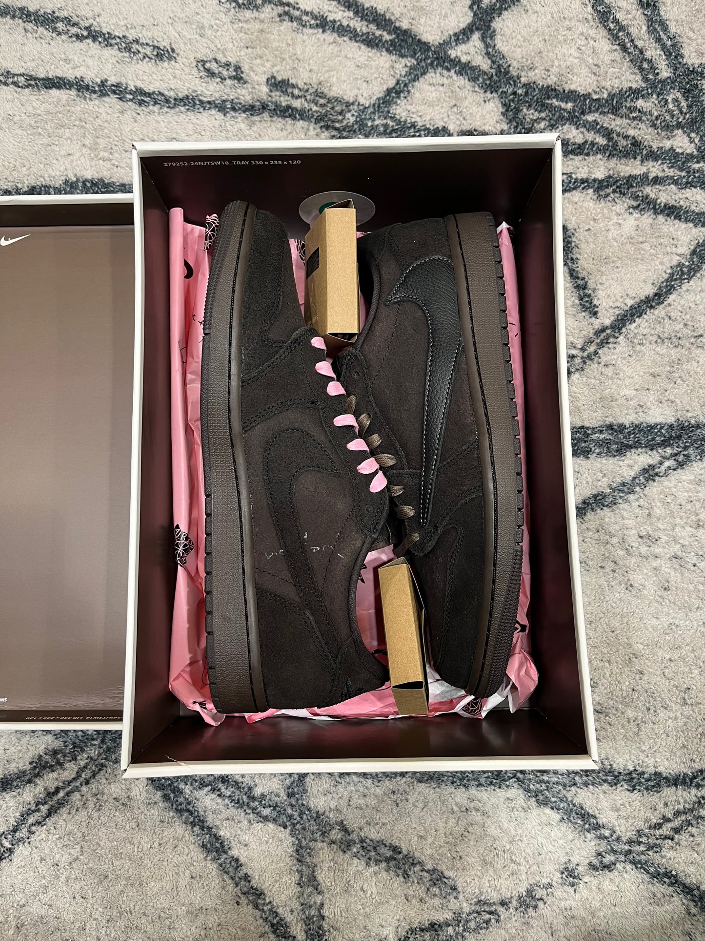 Air Jordan 1 Velvet Brown