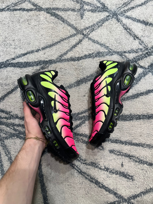 Nike Air Max Plus Hyper Pink Volt