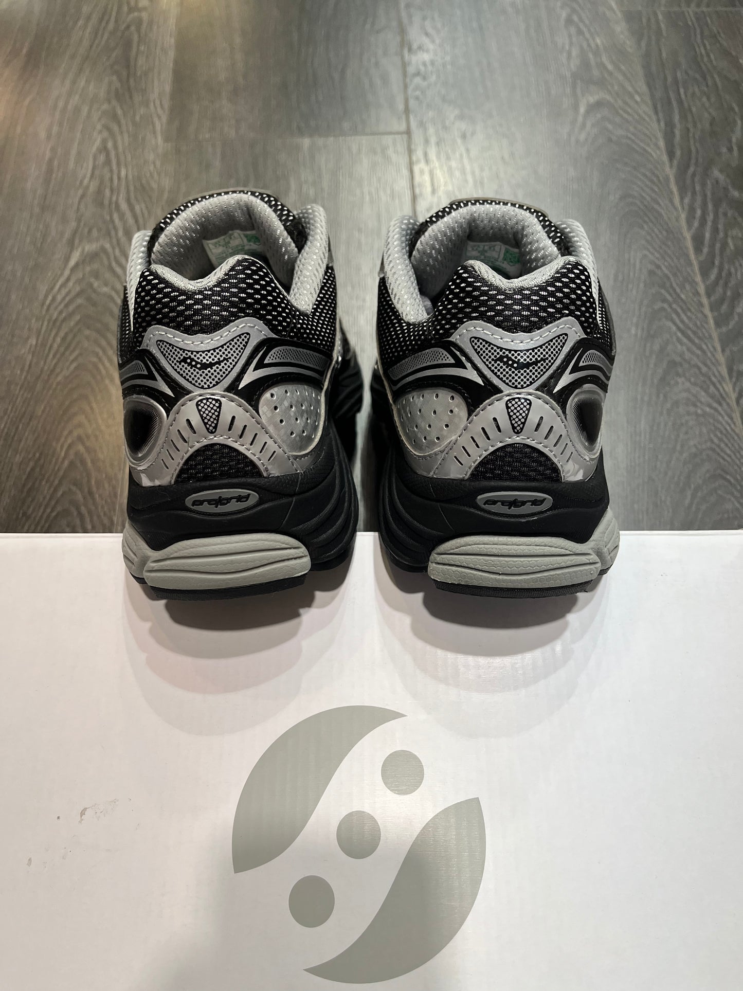 Saucony Omni 9 Black Silver