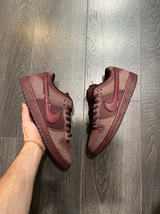 Nike Dunk SB City Of Love Burgundy