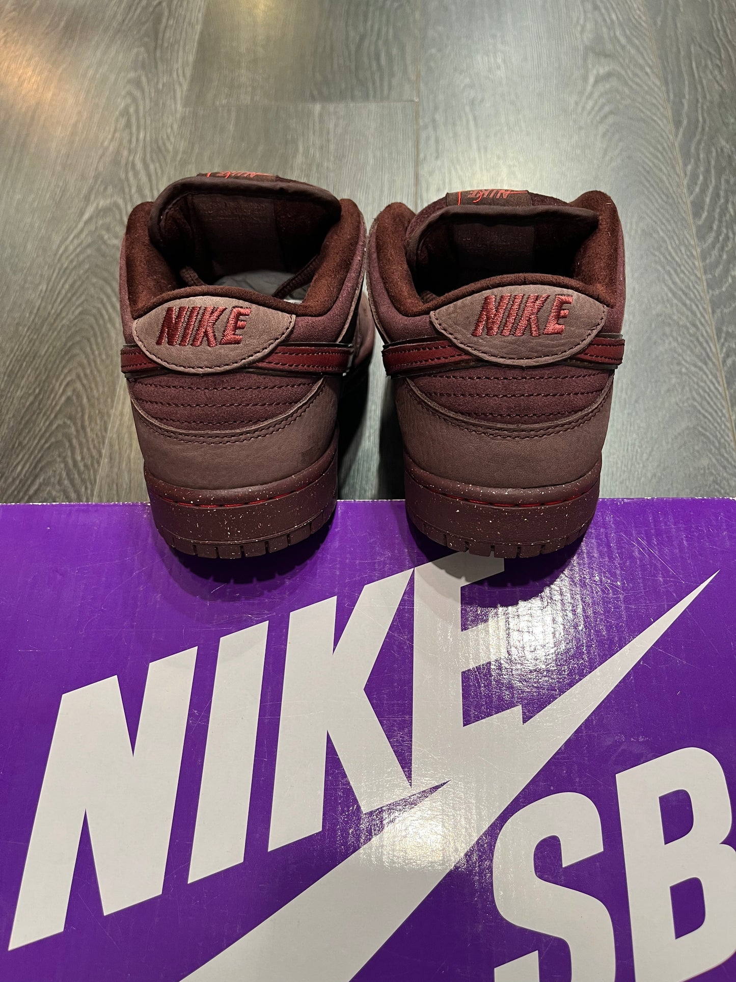 Nike Dunk SB City Of Love Burgundy