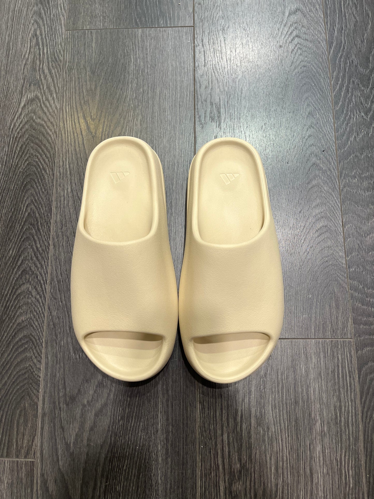 Yeezy Slide Bone