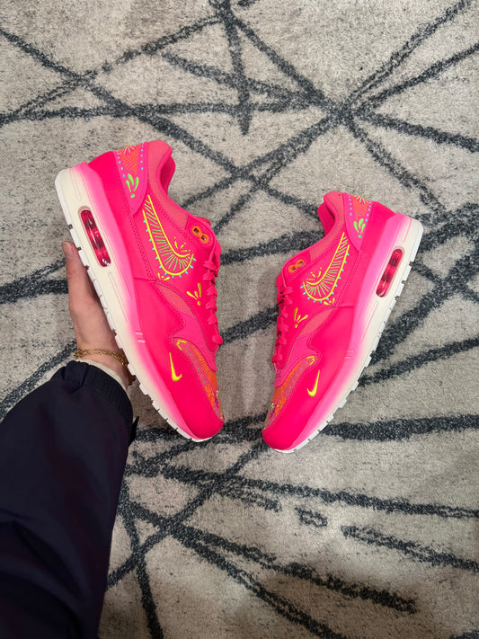 Nike Air Max 1 Hyperpink
