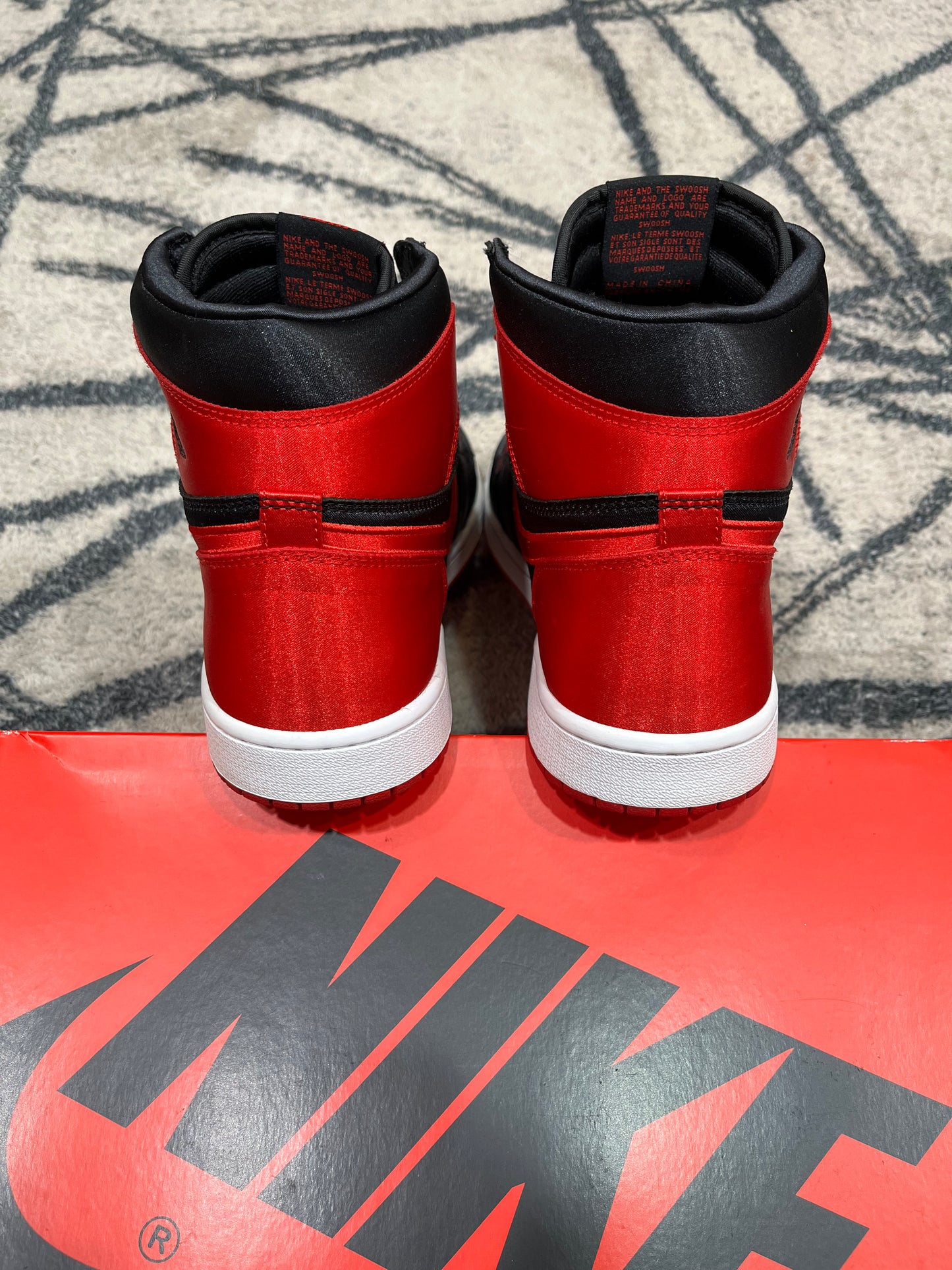 Air Jordan 1 Satin Bred