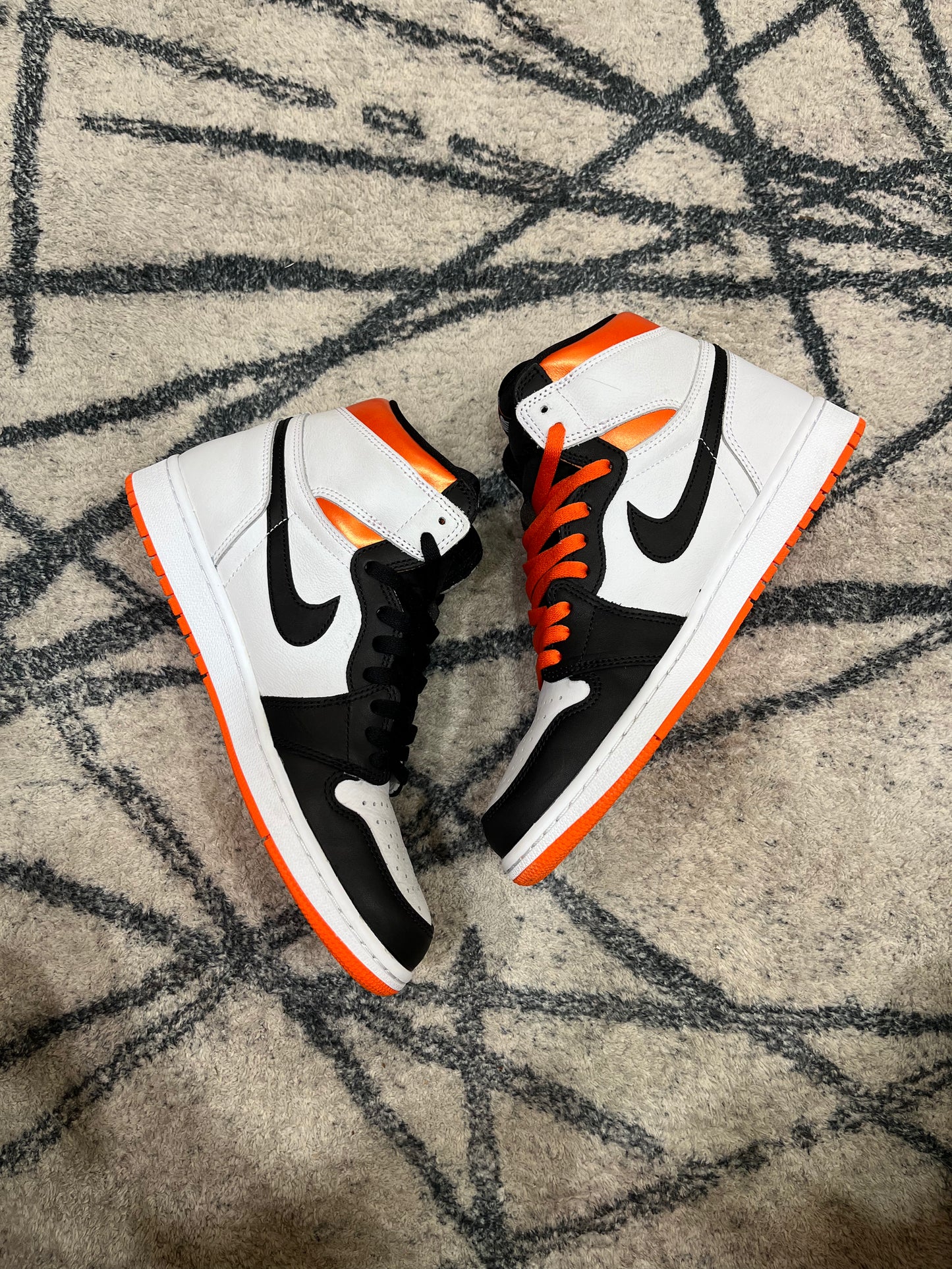 Air Jordan 1 Retro Orange