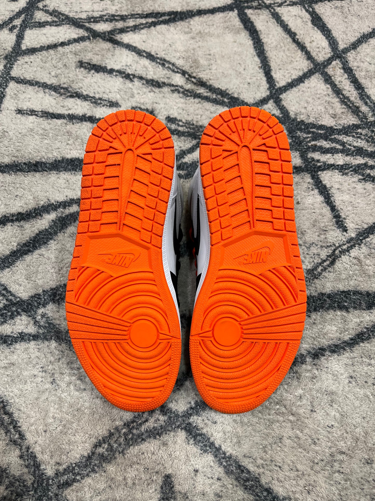 Air Jordan 1 Retro Orange