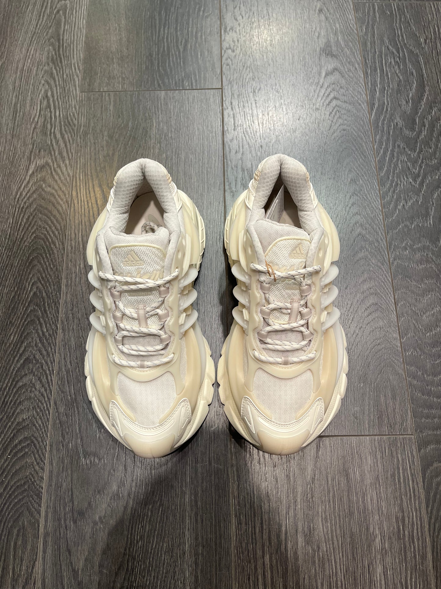 Adistar Jelly Fish Cream White