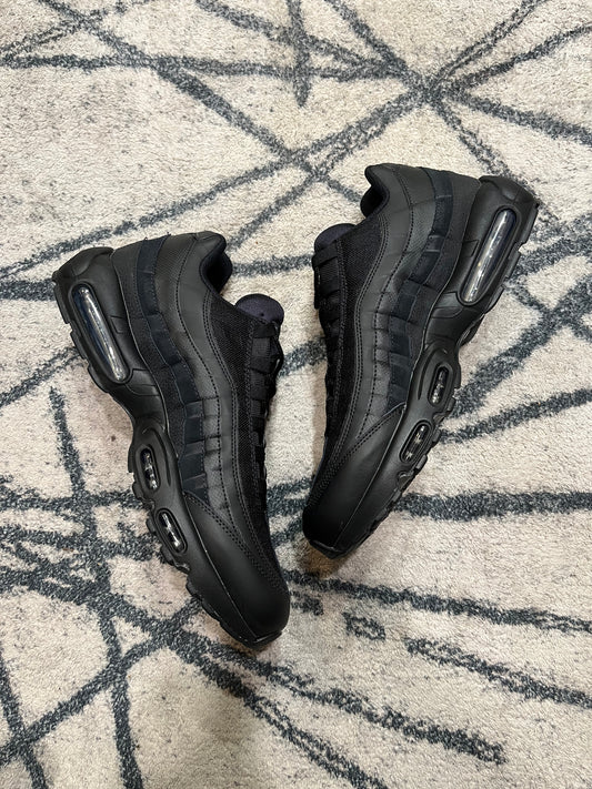 Nike Air Max 95 Triple Black