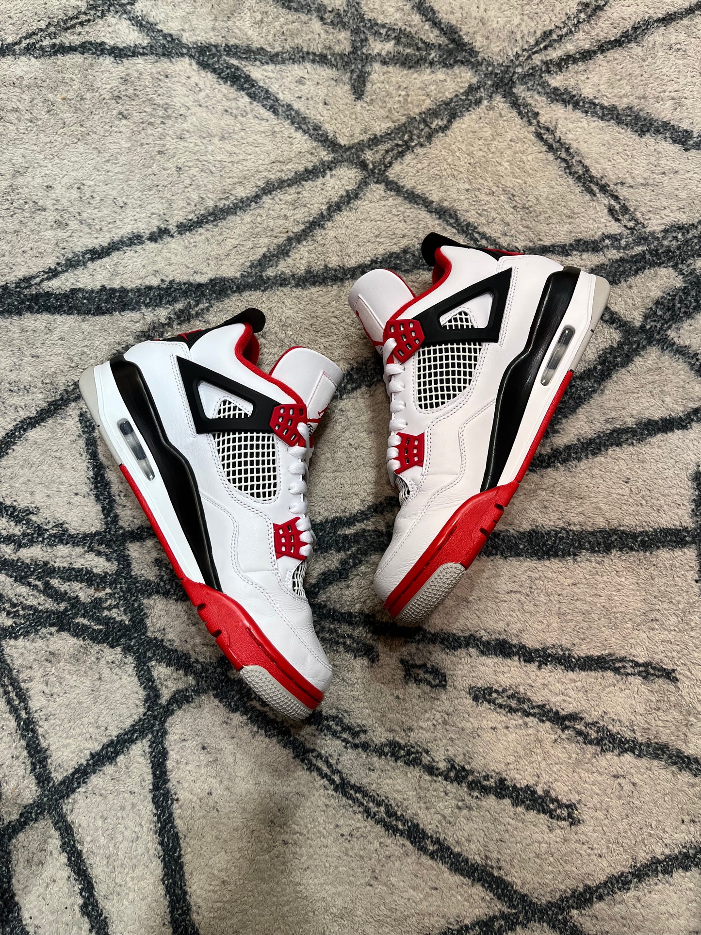 Air Jordan 4 Fire Red