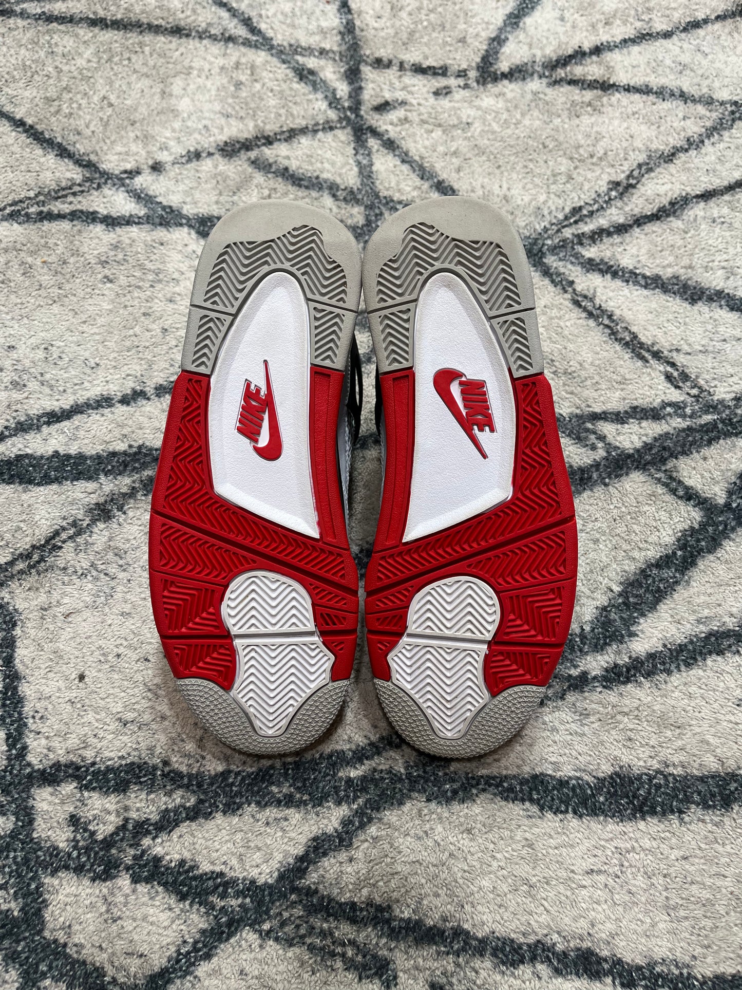 Air Jordan 4 Fire Red