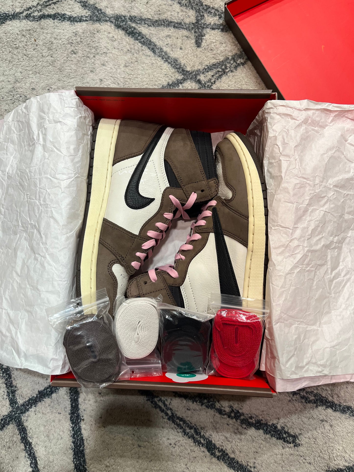 Air Jordan 1 High Reverse Mocha Travis