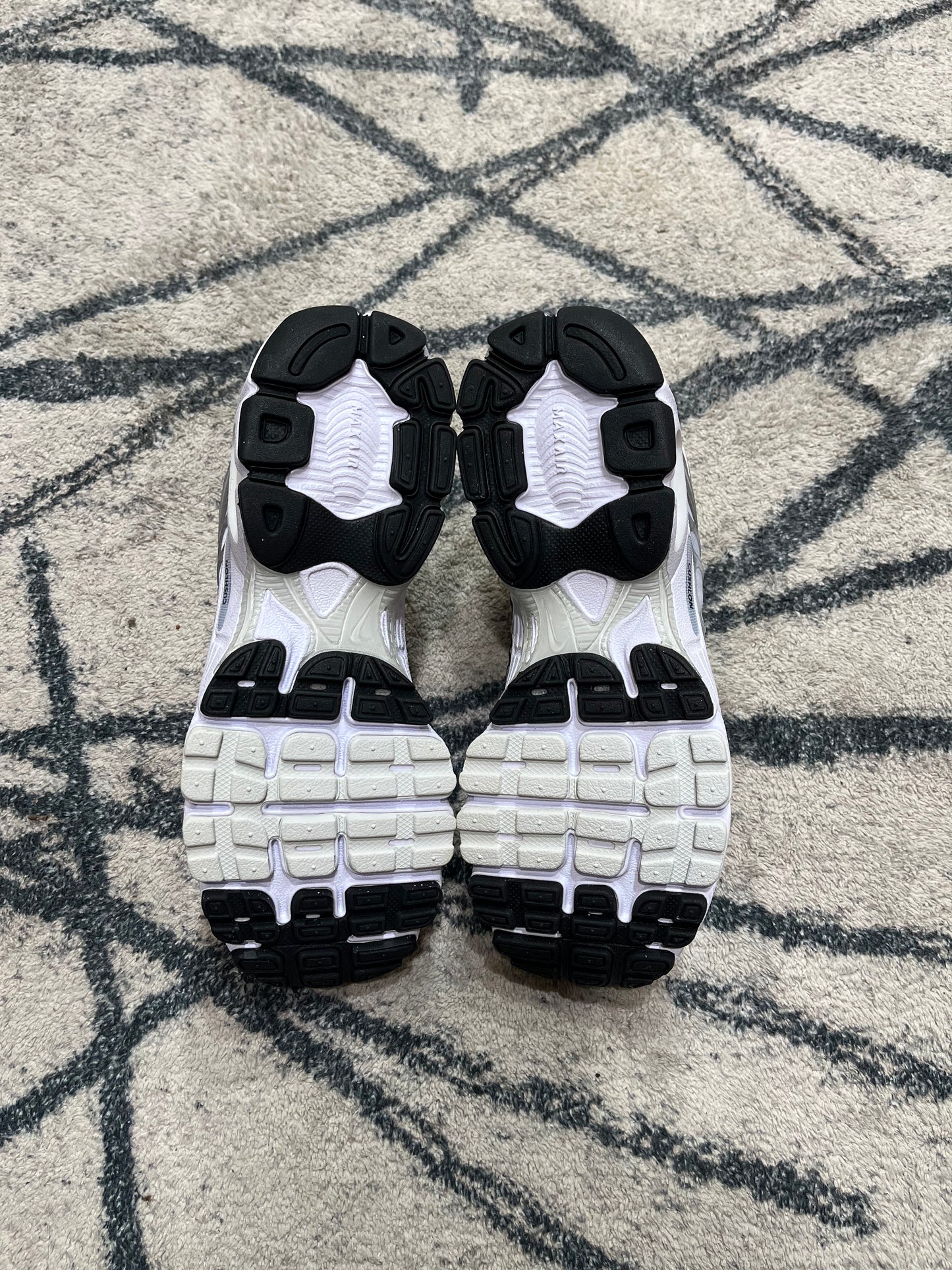 Nike Air Max Moto 2k White